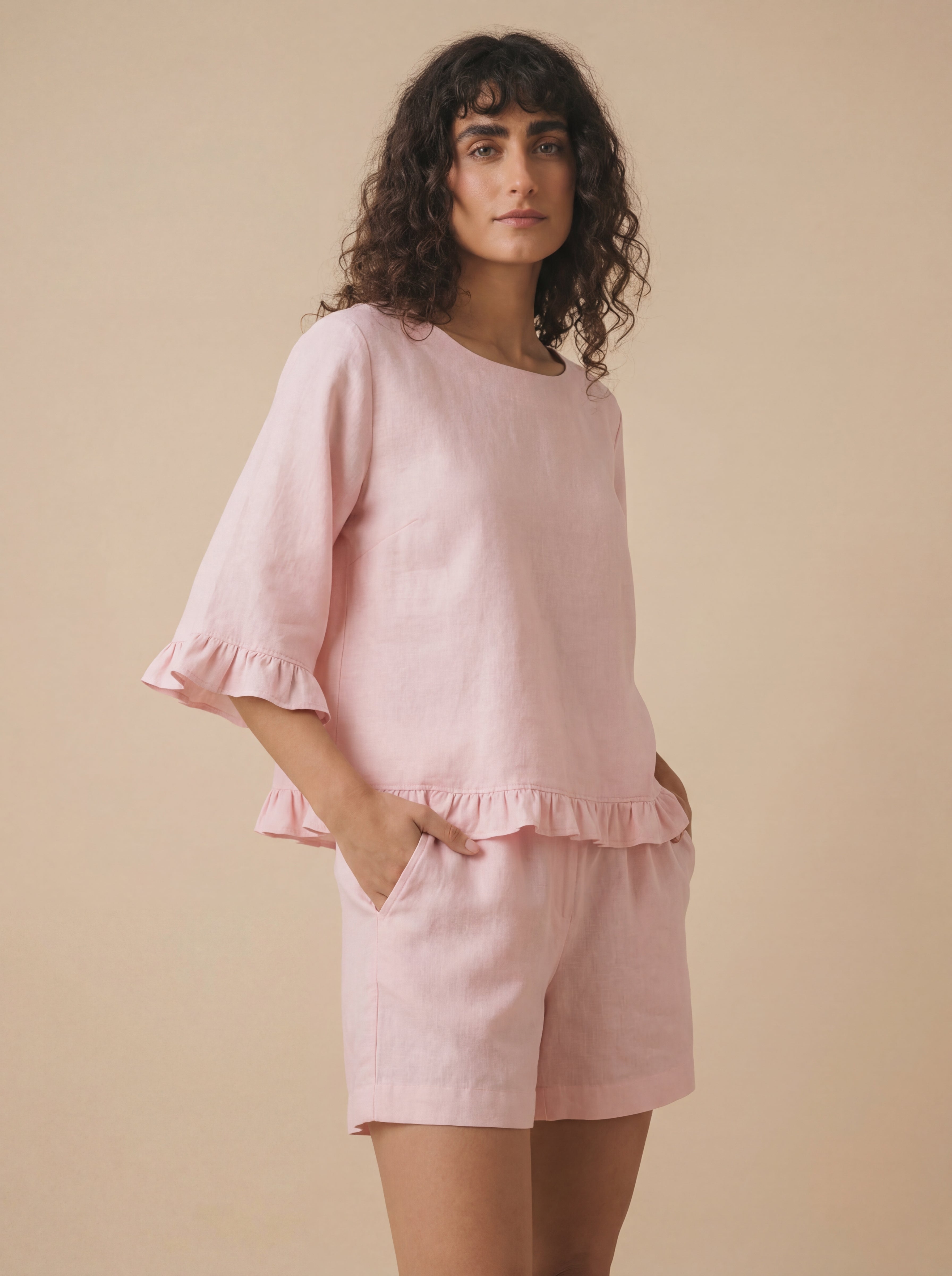 Conjunto Blusa Lucy e Shorts Dora Linho Puro · 2 peças