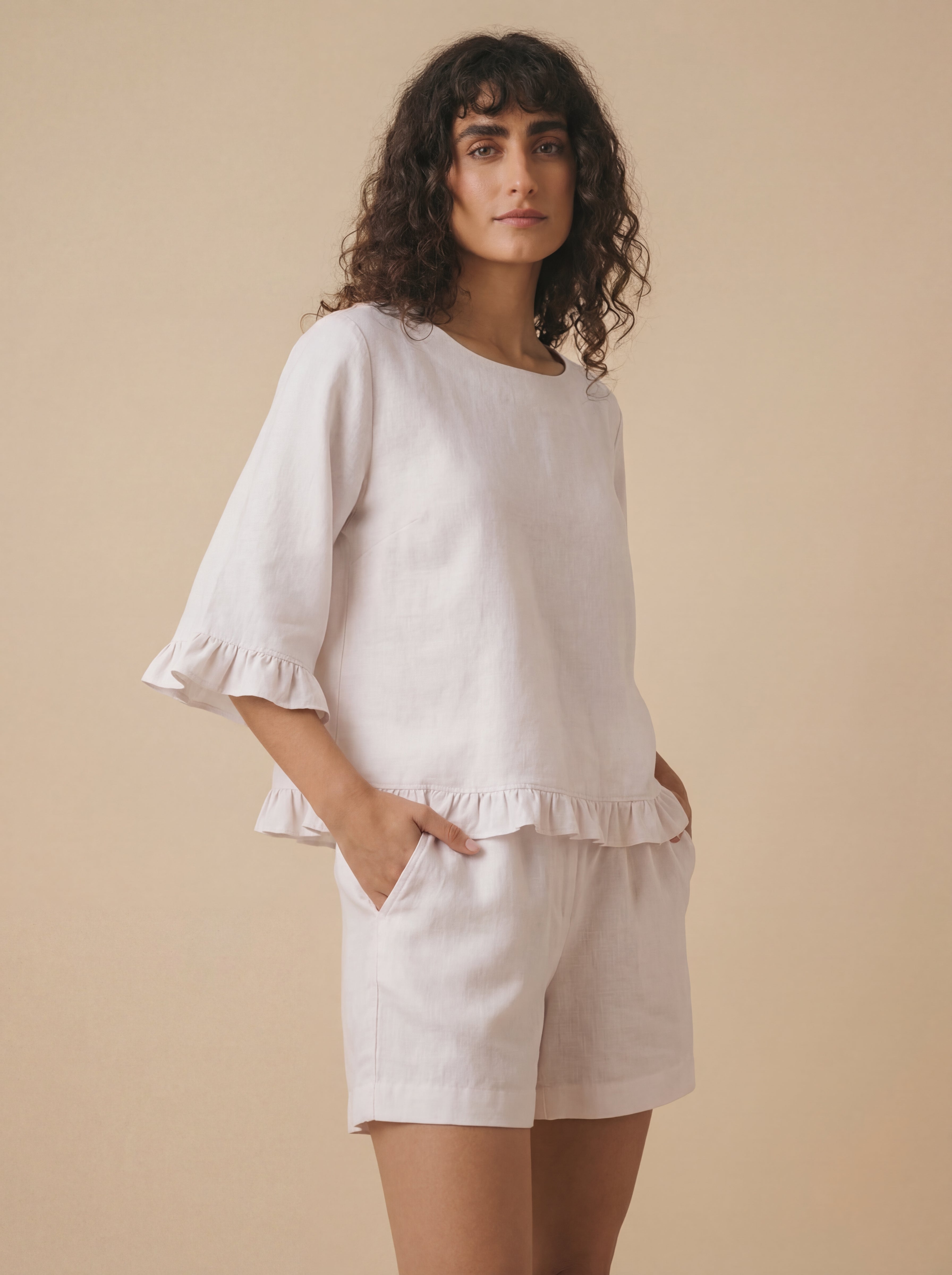 Conjunto Blusa Lucy e Shorts Dora Linho Puro · 2 peças