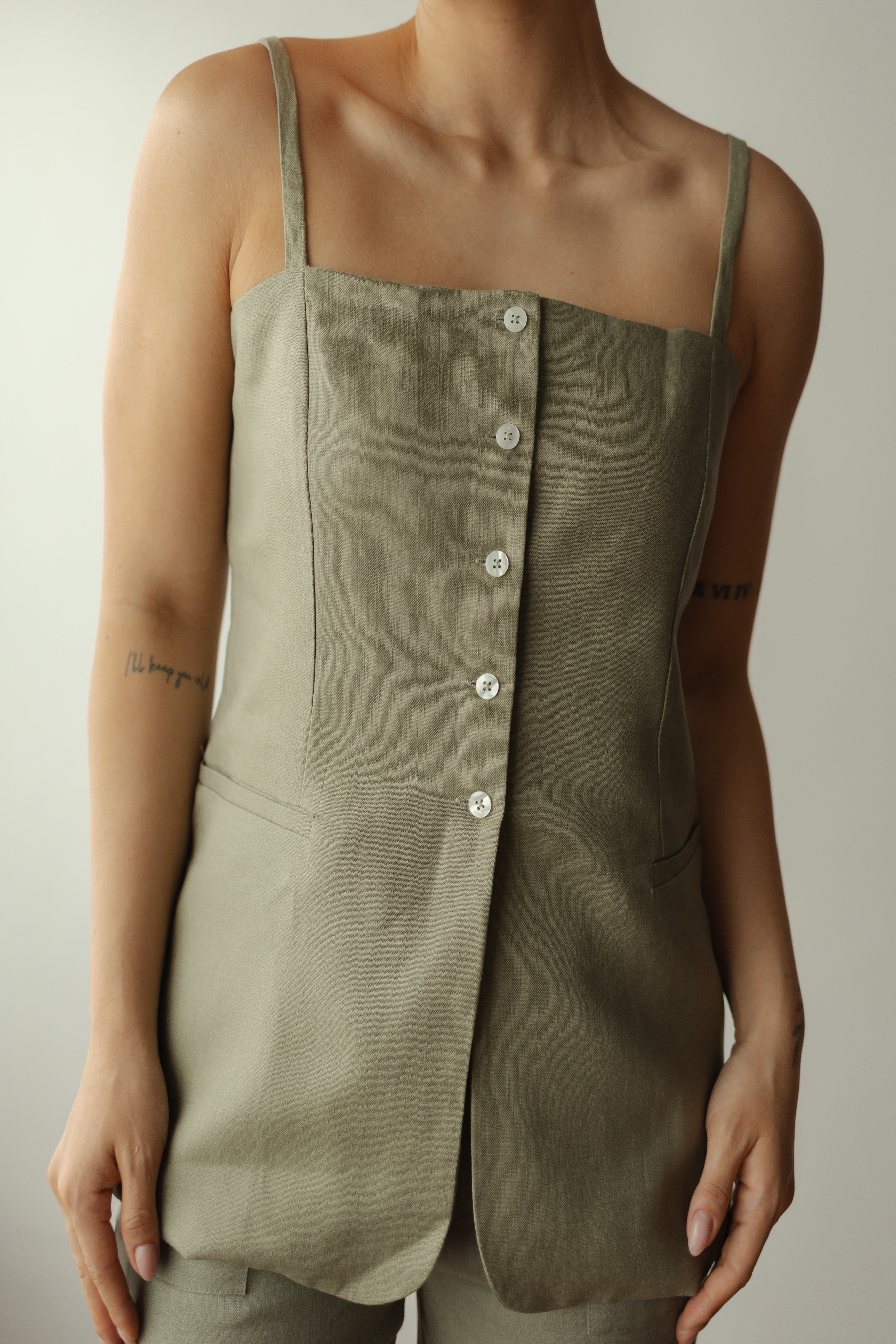 Colete Luana 100% Linho Cáqui