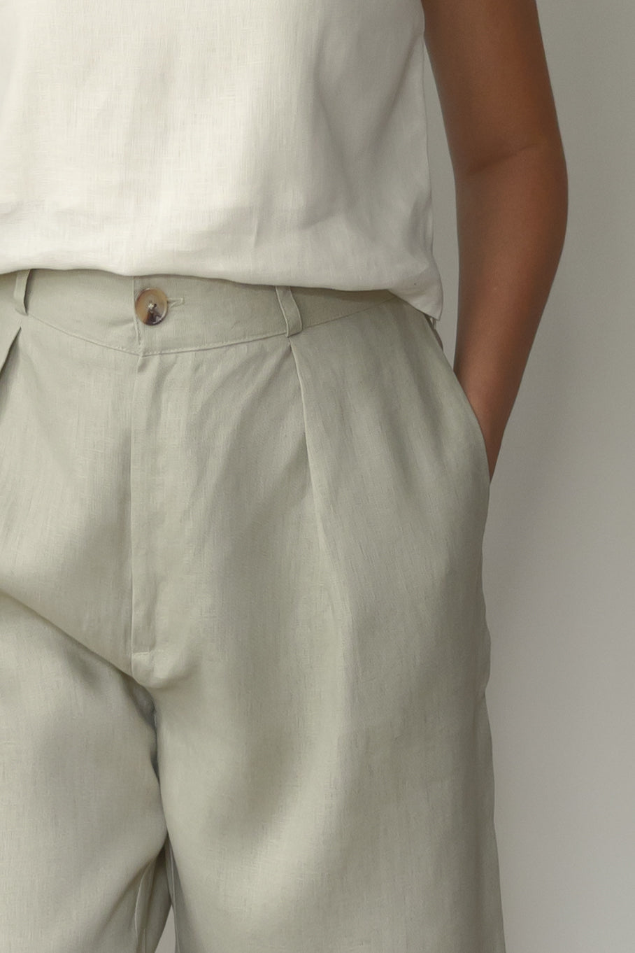 Bermuda Nara 100% Linho Caqui