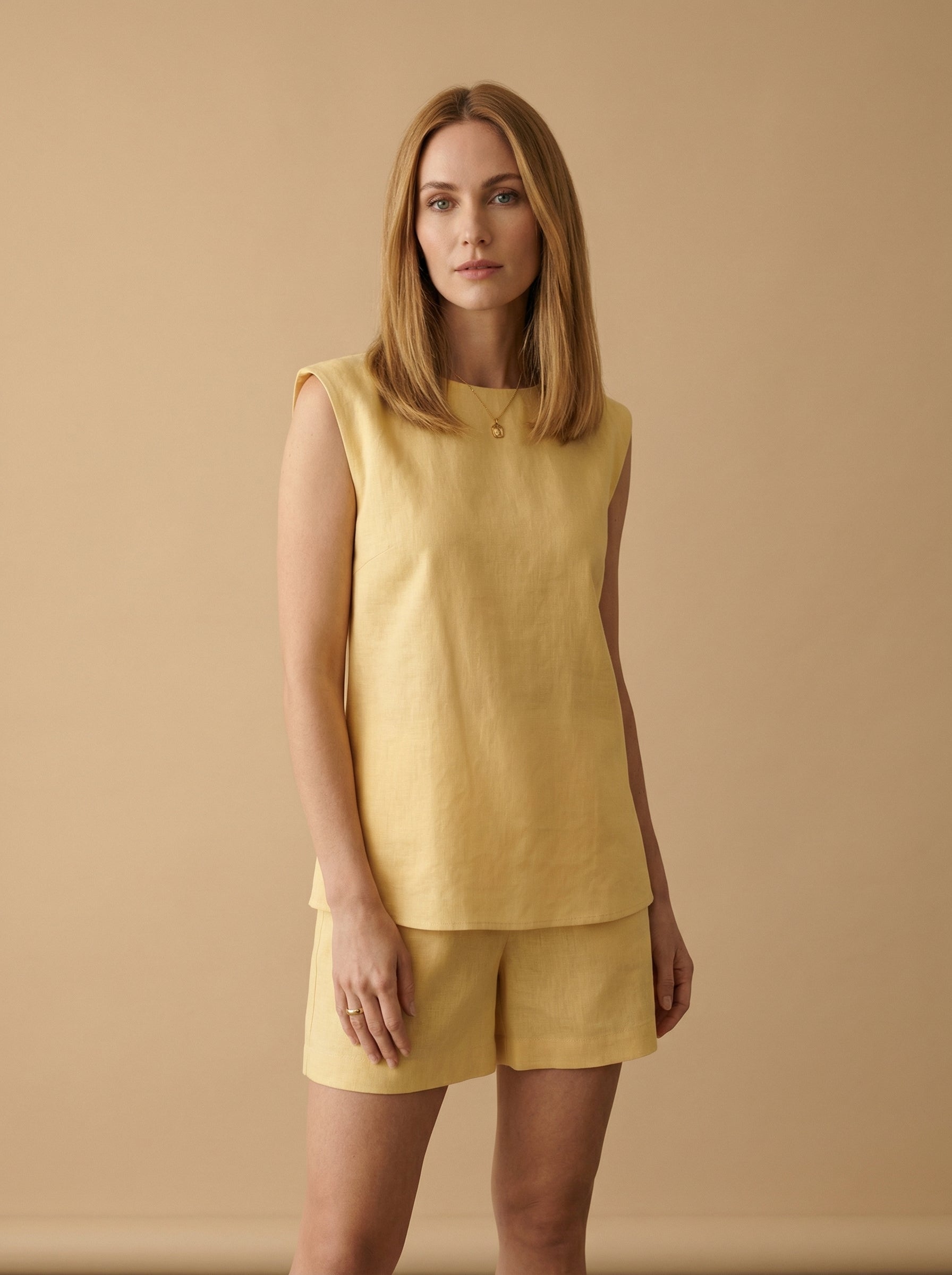 Conjunto Blusa Bárbara e Shorts Dora Linho Puro · 2 peças