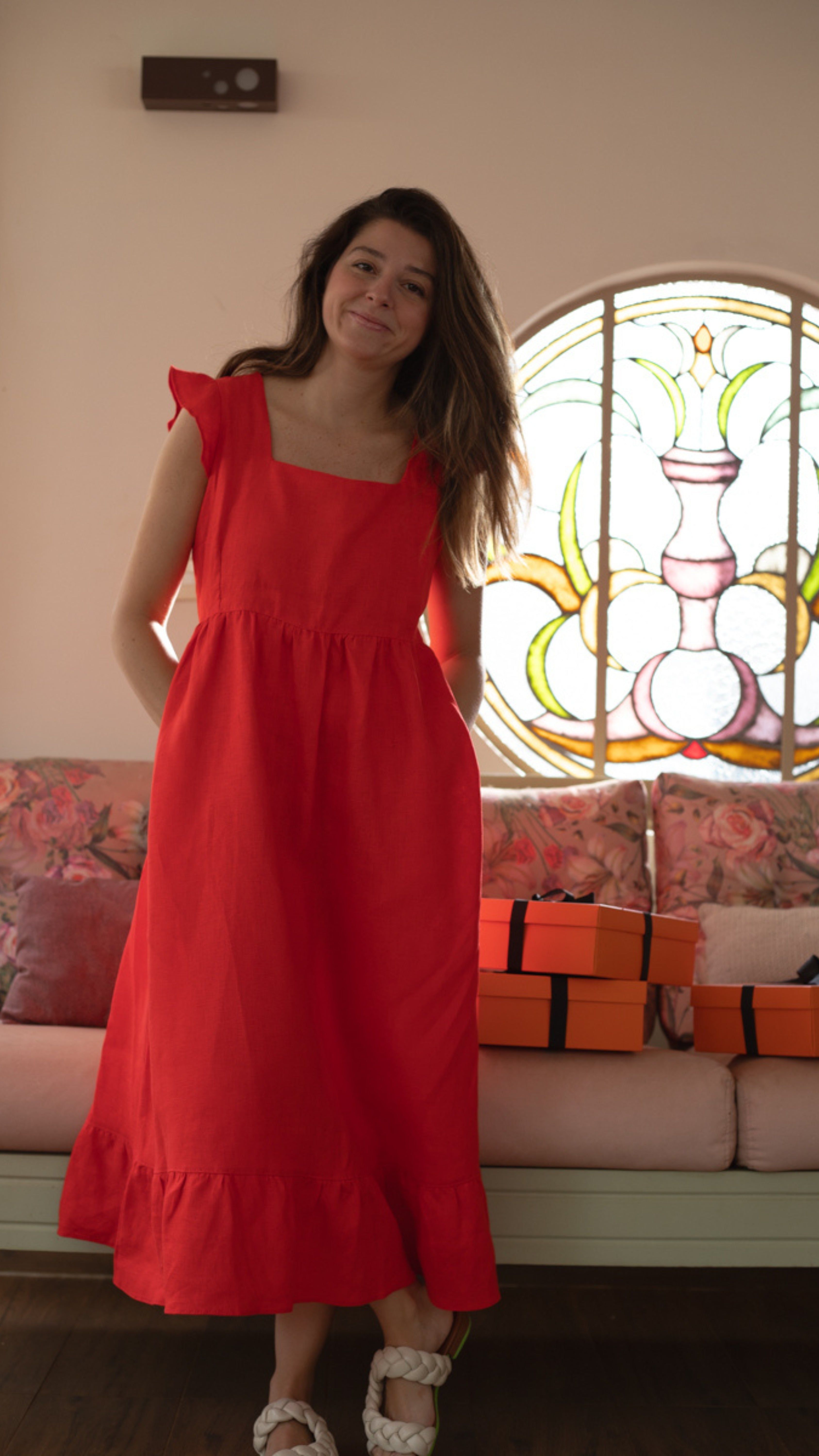 Vestido Midi Feminino Luiza de Linho Puro · Decote Quadrado e Babados | Baddu