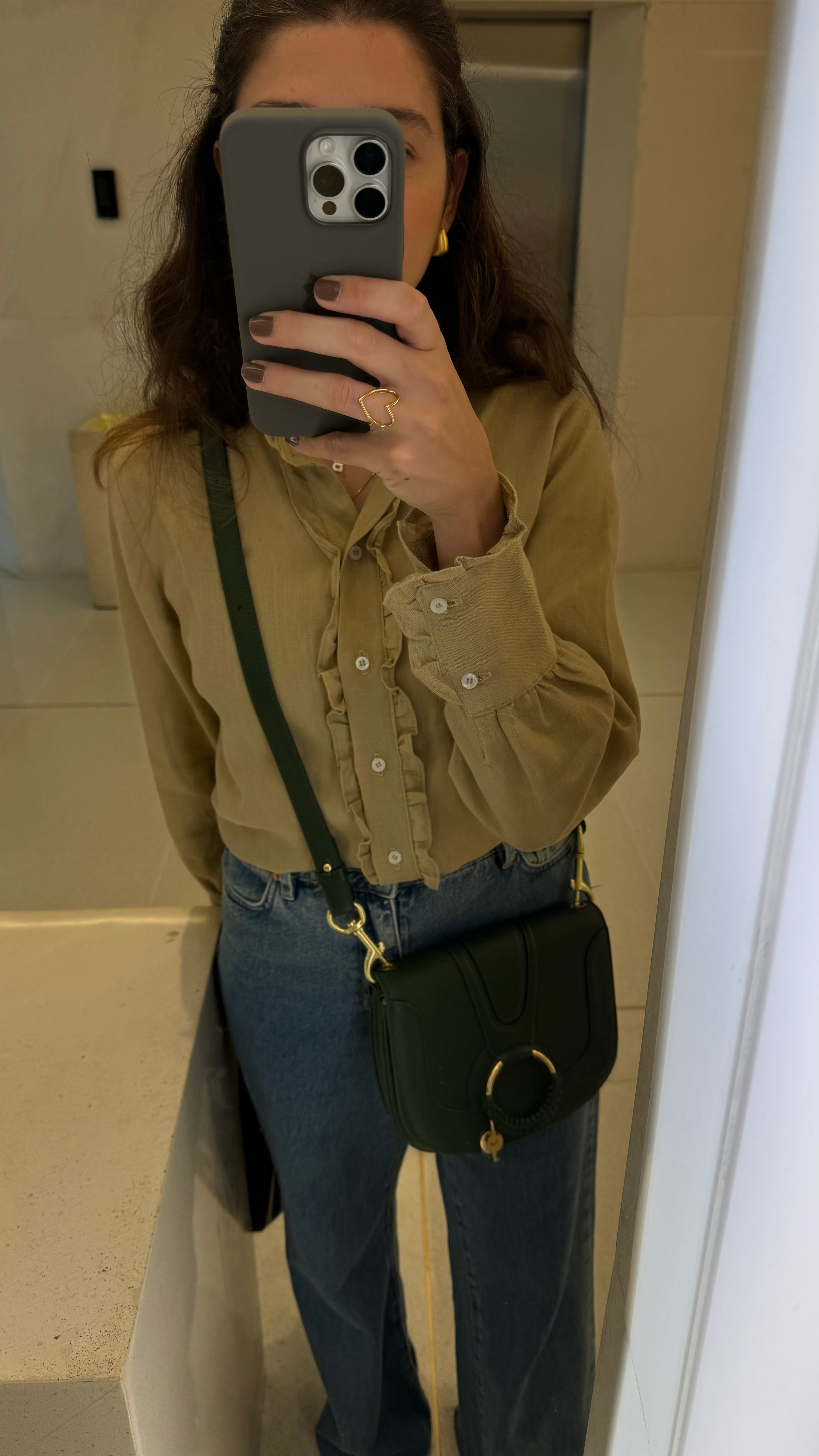 Camisa Feminina Ângela de Linho Puro · Manga Longa com Babados | Baddu