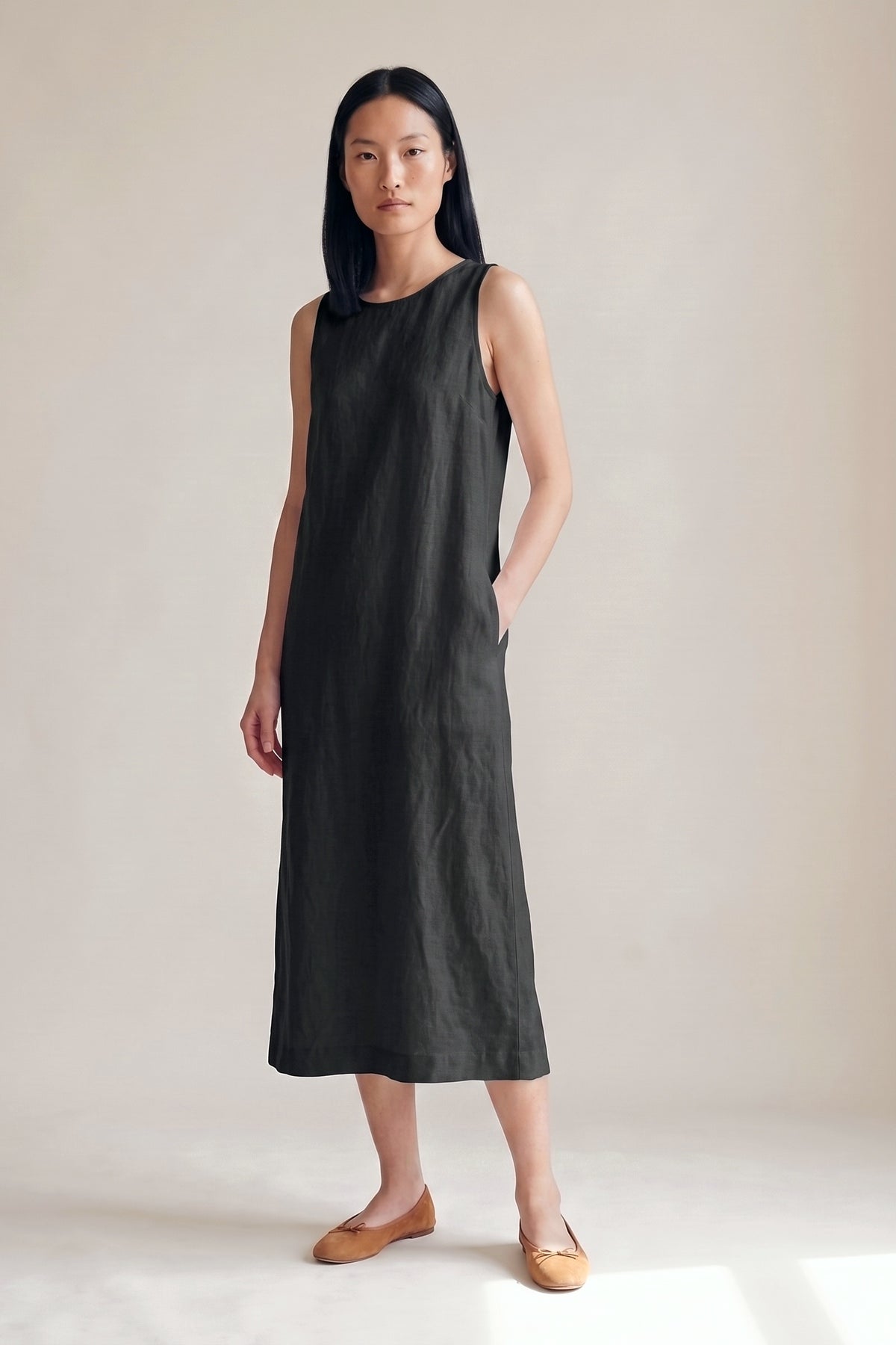 Vestido Alice Midi Linho Puro Preto — Frente