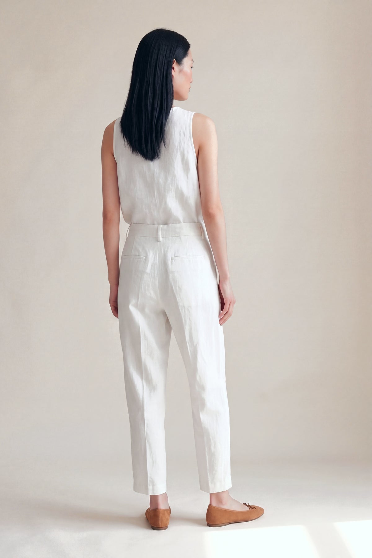 Calça Íris Linho Puro Branco — Costas