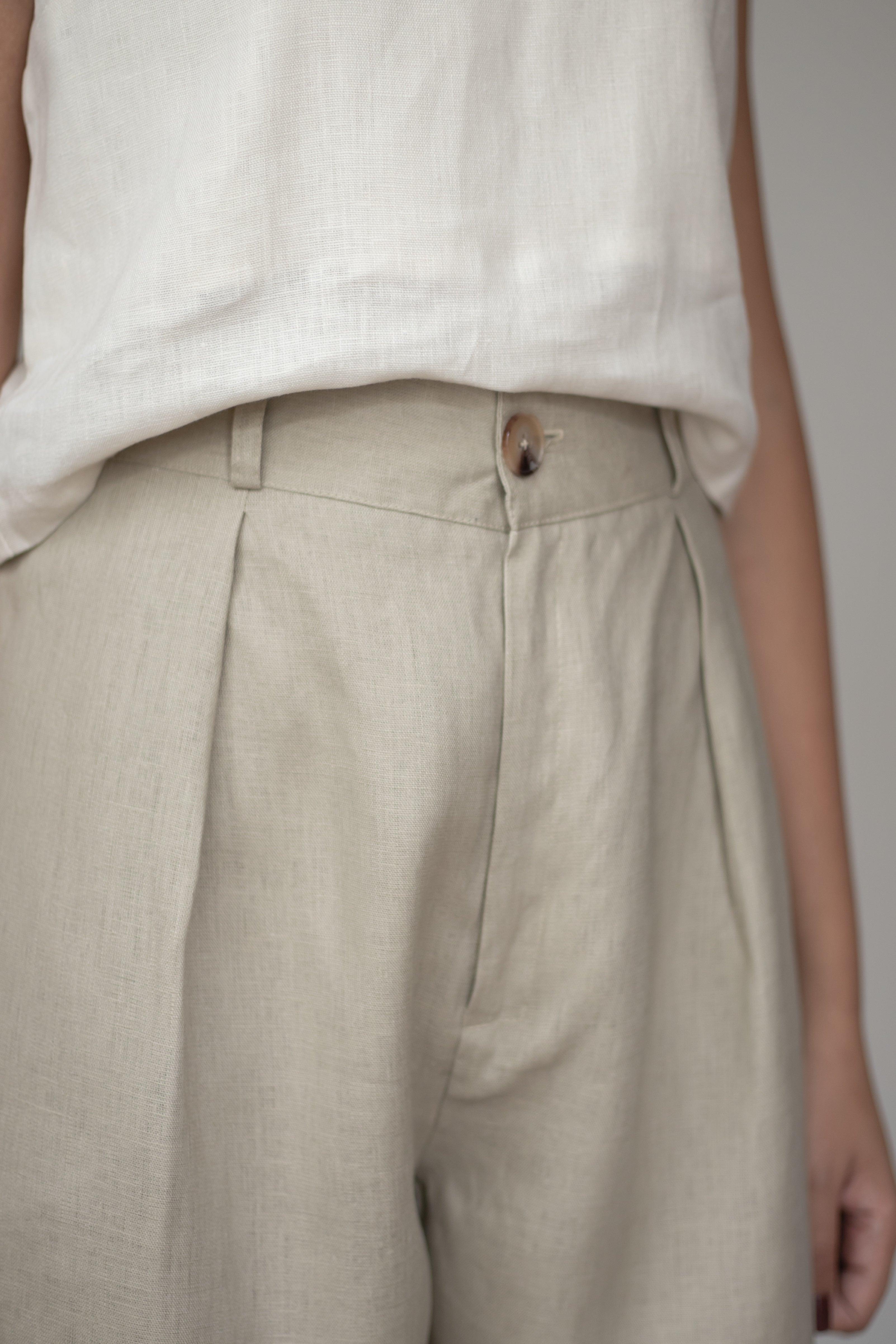 Bermuda Nara 100% Linho Areia