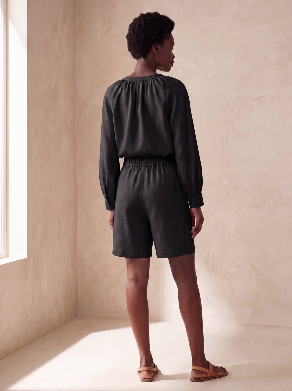 Bermuda Nara Preto — Costas 01 #Cor_Preto