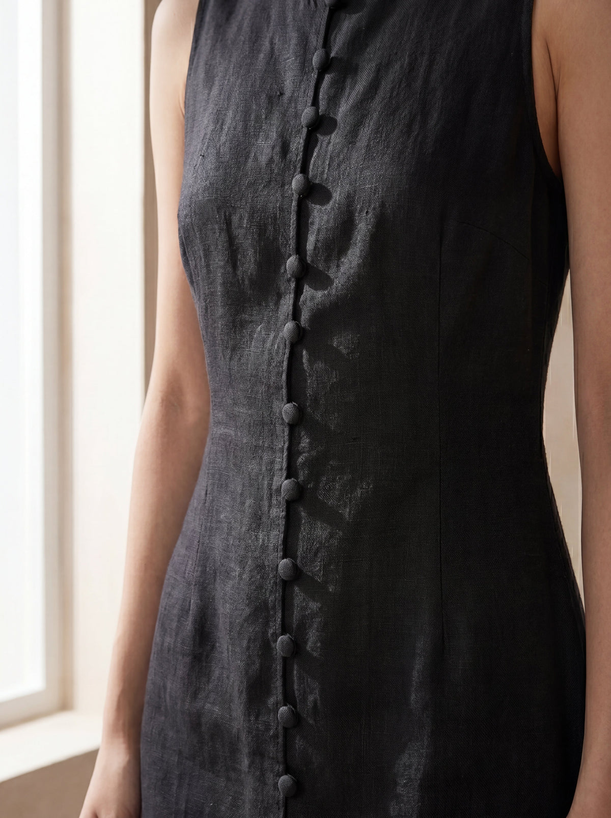 Vestido Midi Carol Preto — Detalhe 01 #Cor_Preto