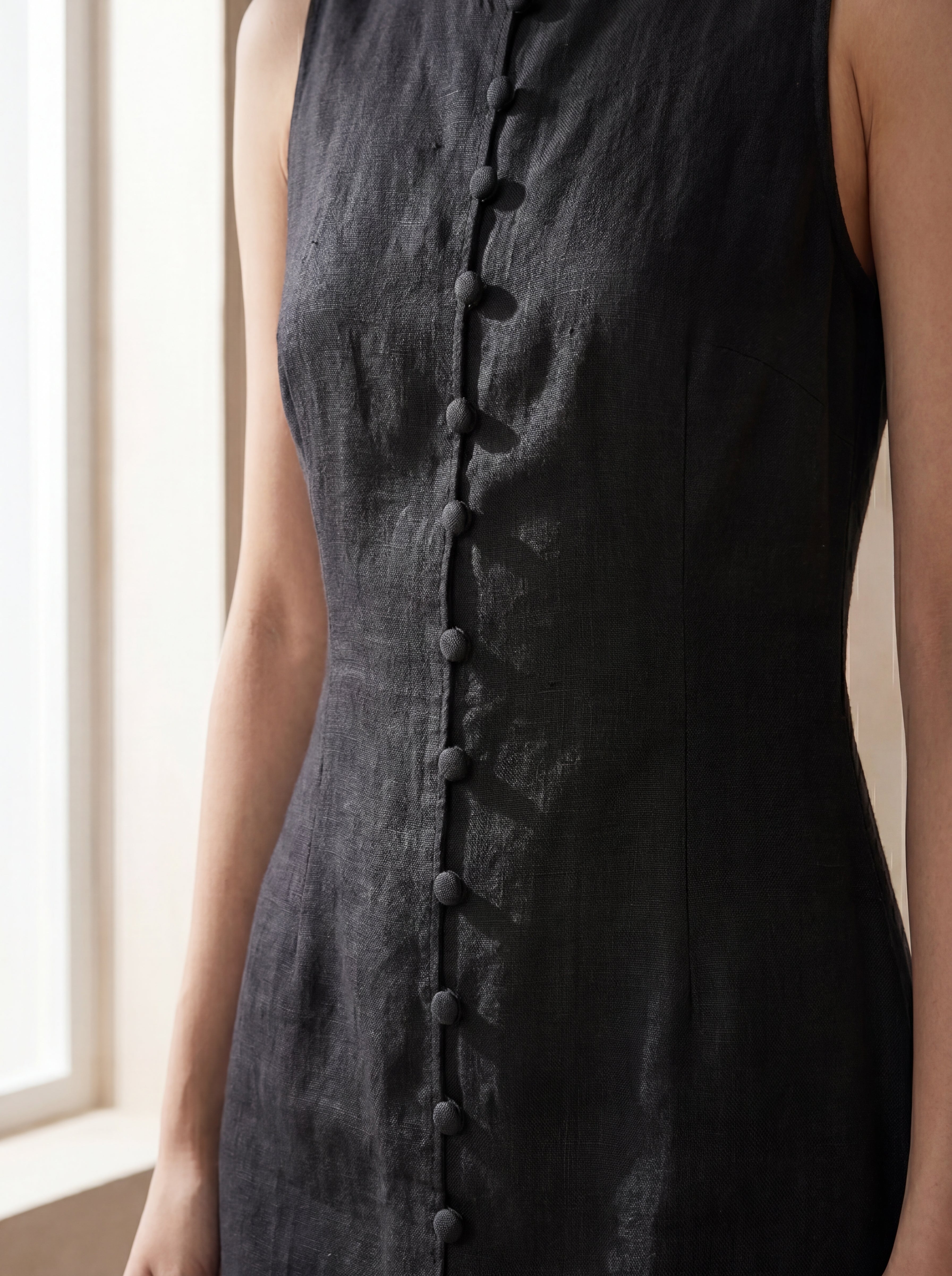 Vestido Midi Carol Preto — Detalhe 01 #Cor_Preto