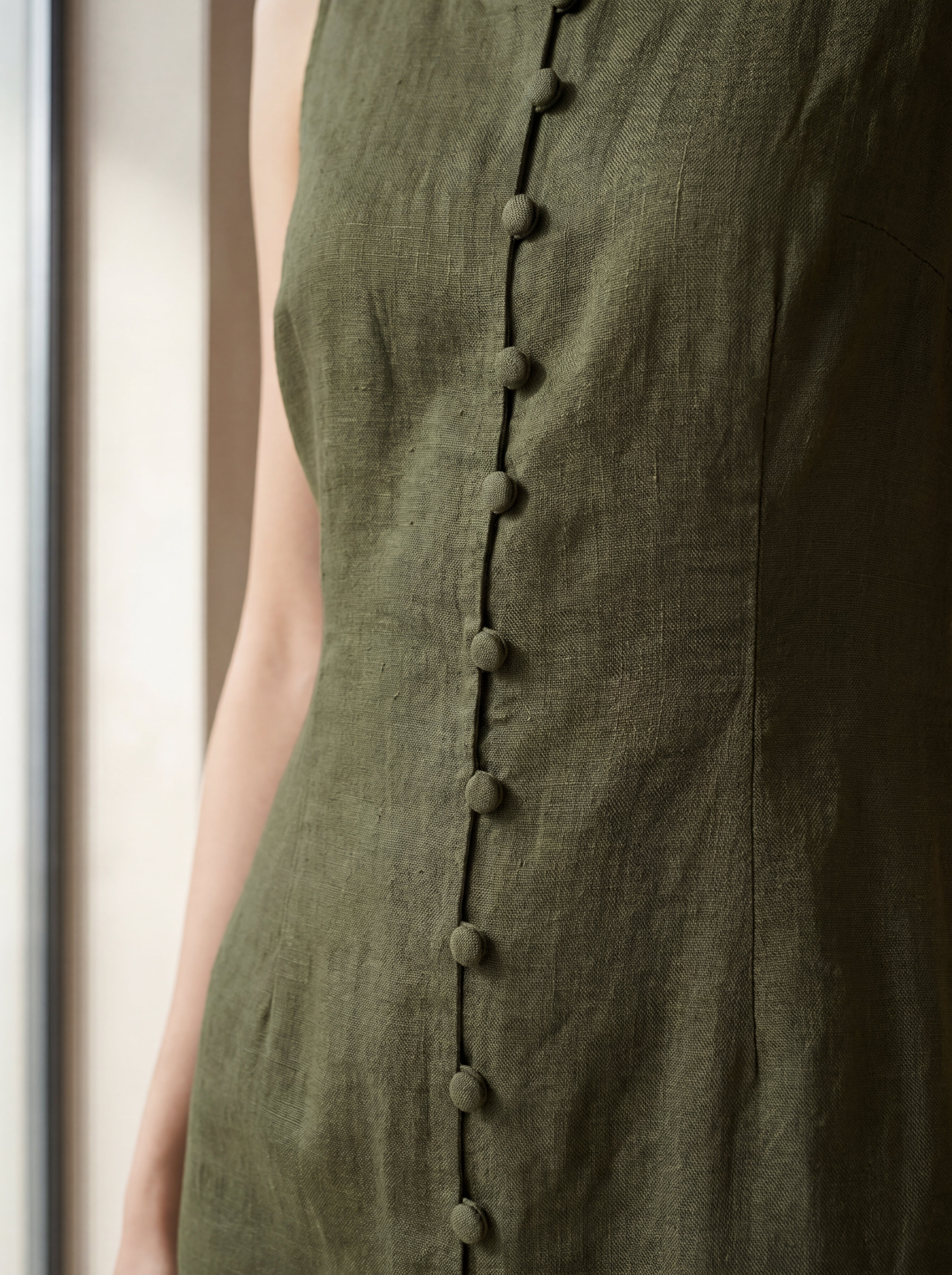 Vestido Midi Carol Verde Militar — Detalhe 01 #Cor_Verde Militar