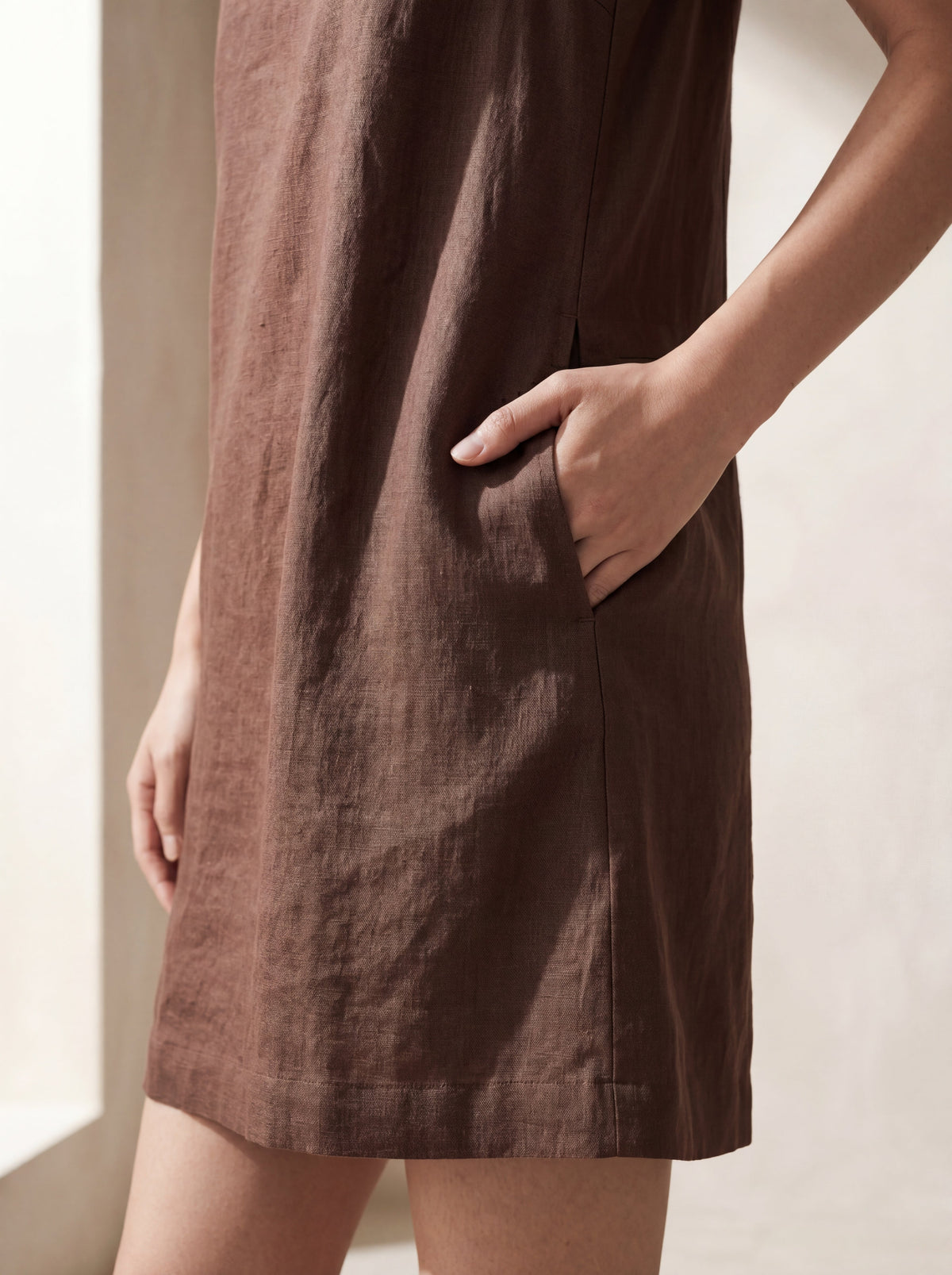 Vestido Beatriz Chocolate — Detalhe 01 #Cor_Chocolate