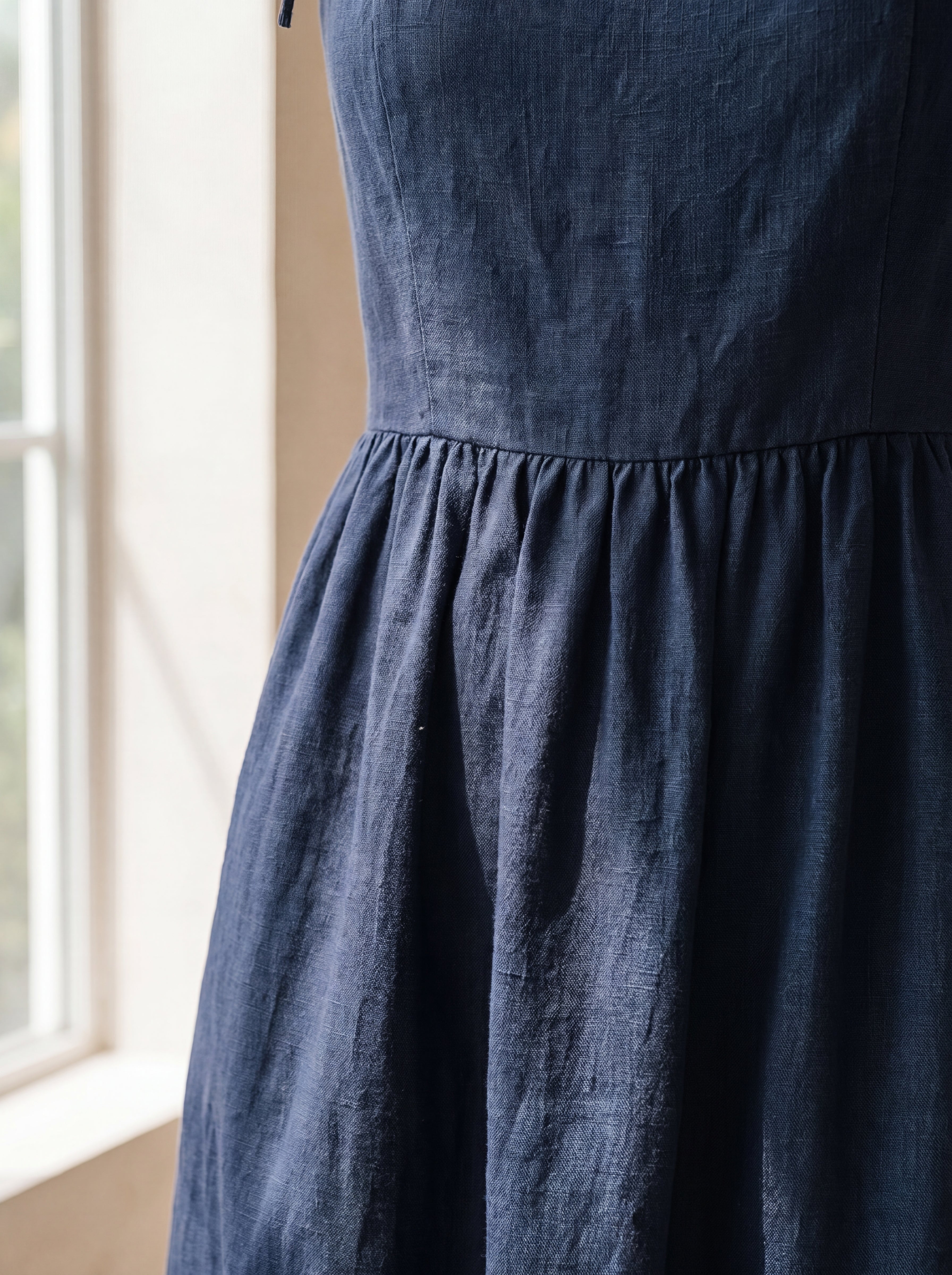 Vestido Dália Longo Marinho — Detalhe 02 #Cor_Marinho