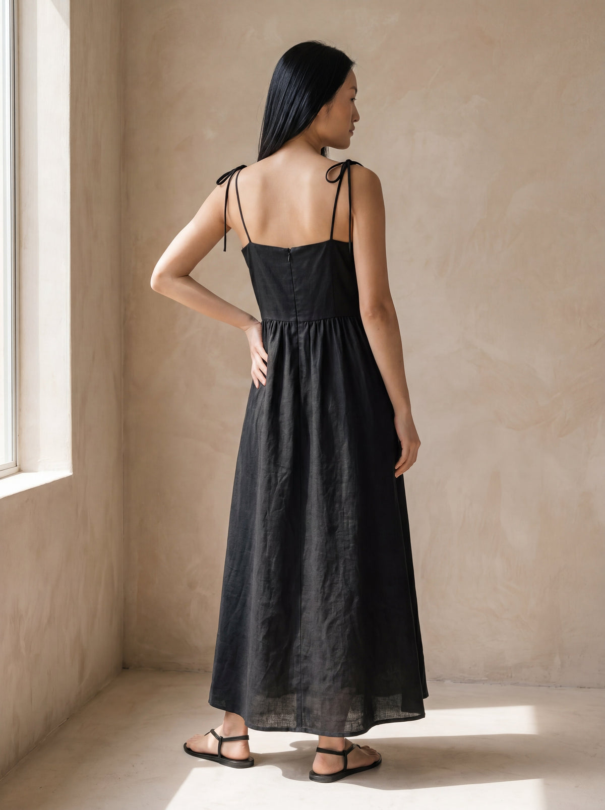 Vestido Dália Longo Preto — Costas 02 #Cor_Preto
