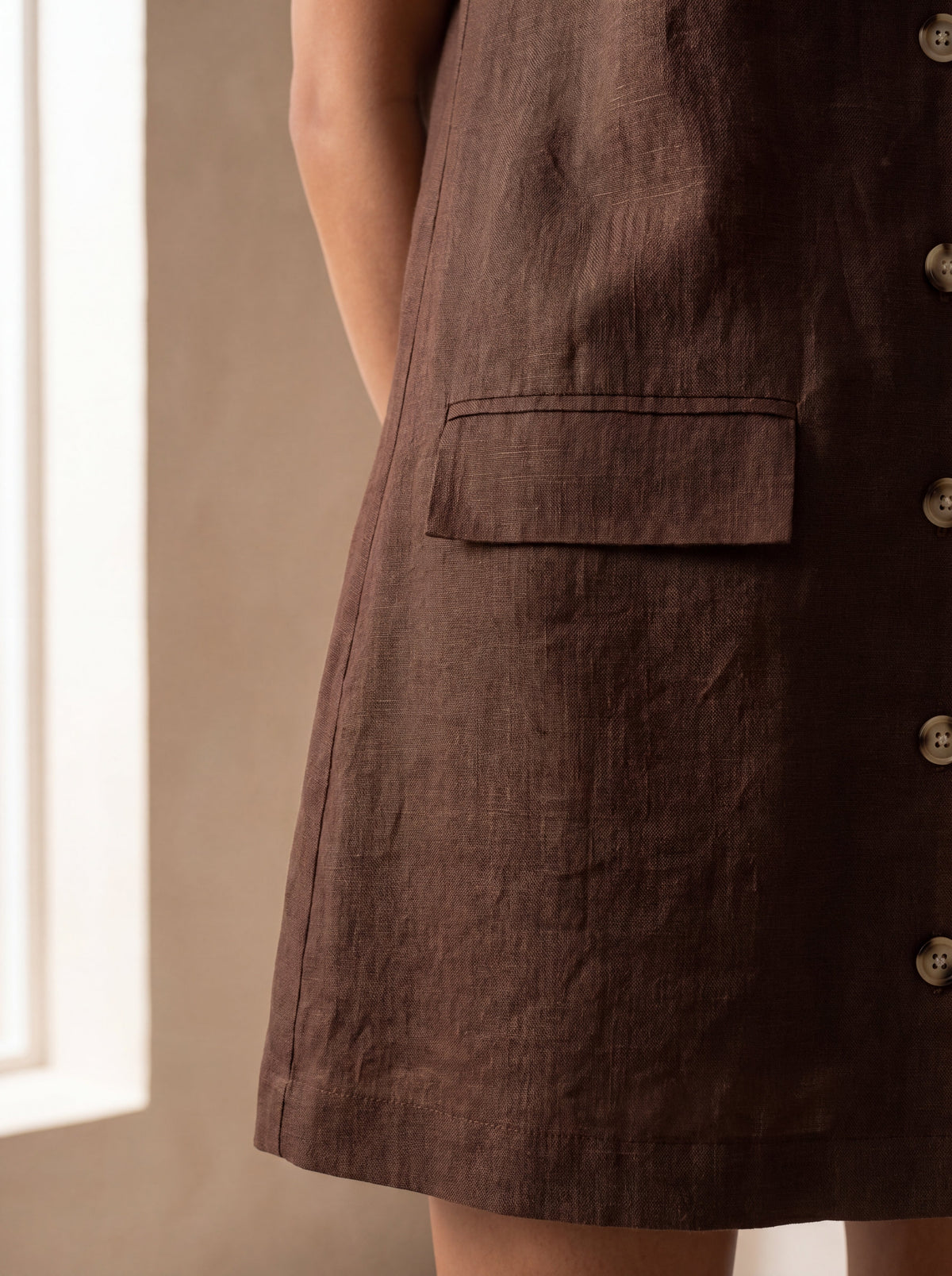 Vestido Dora Chocolate — Detalhe 01 #Cor_Chocolate