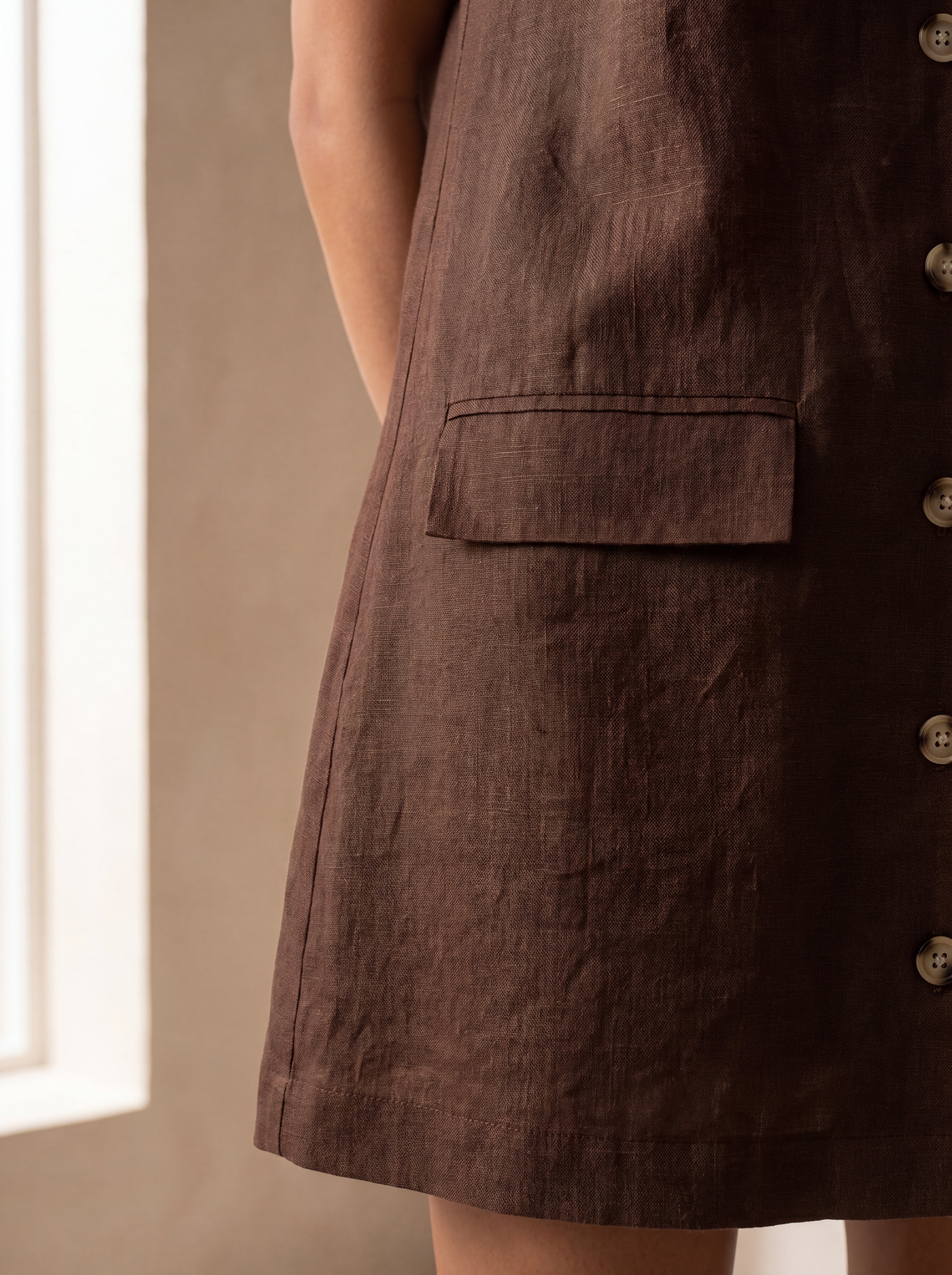 Vestido Dora Chocolate — Detalhe 01 #Cor_Chocolate