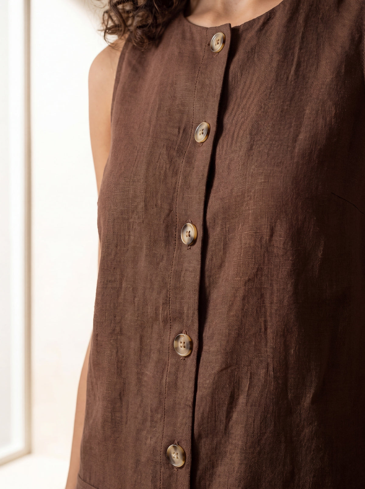 Vestido Dora Chocolate — Detalhe 02 #Cor_Chocolate