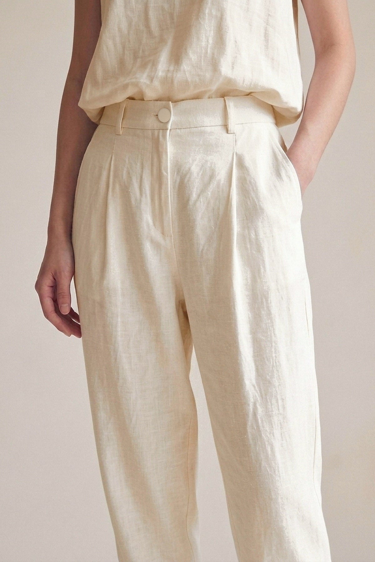 Calça Íris Linho Puro Cru — Detalhe