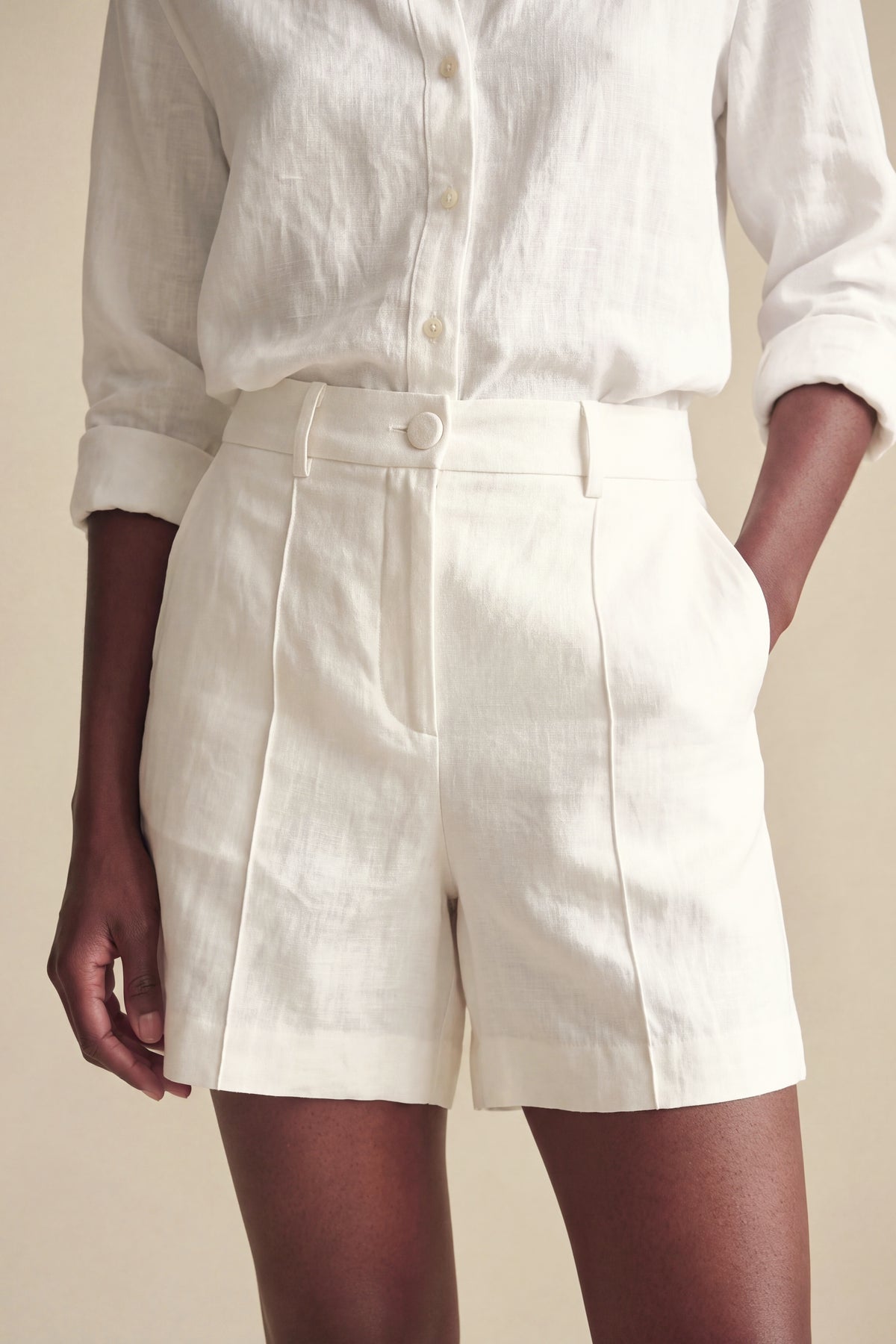 Bermuda Celina Linho Puro Branco — Detalhe