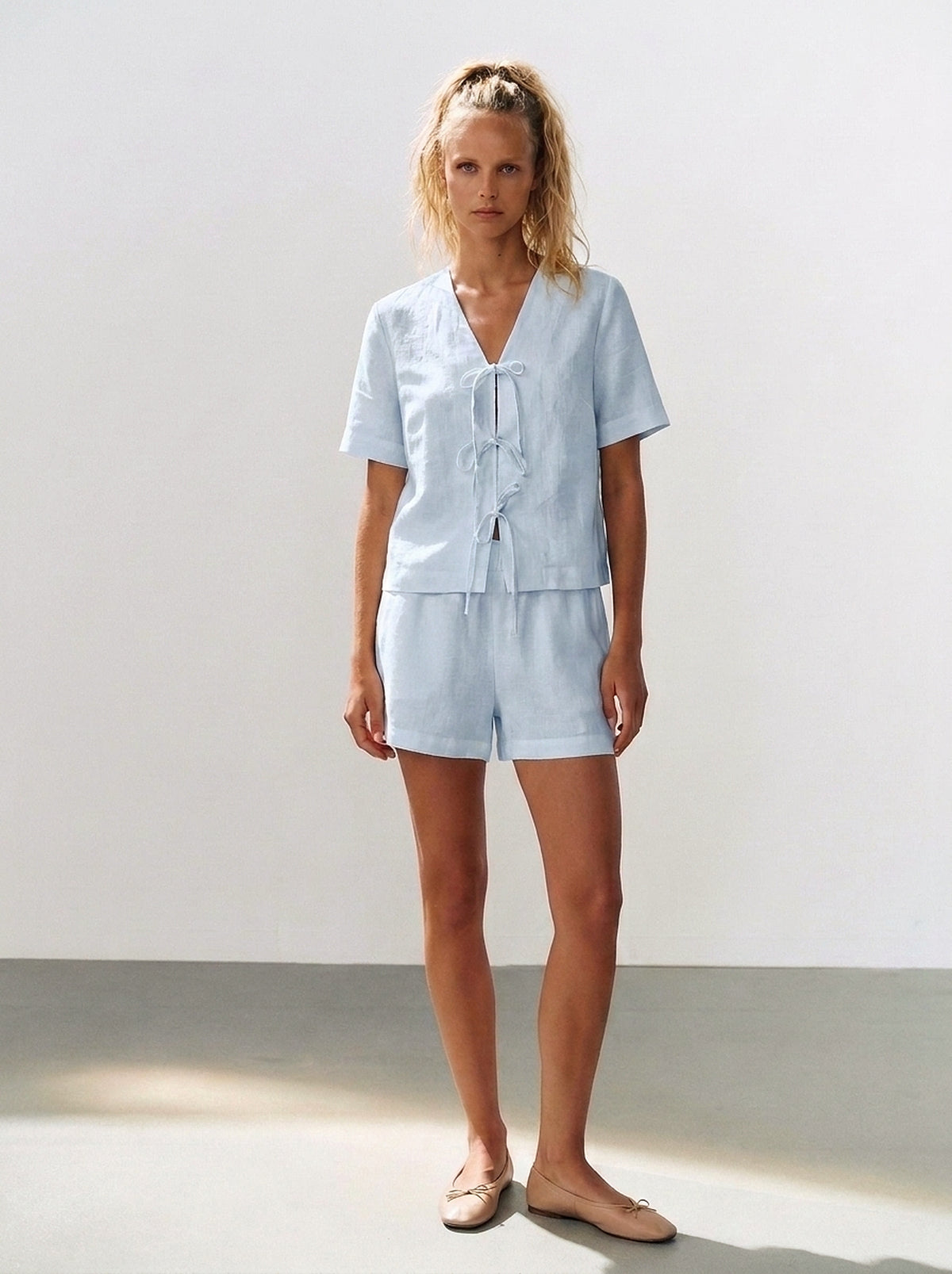 Blusa Laços Frontais Azul Bebê — Estúdio Frente