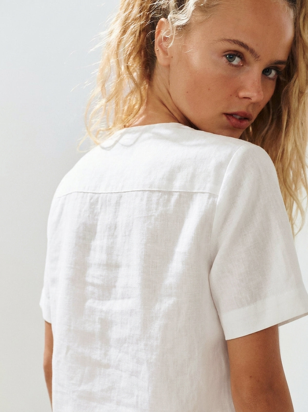 Blusa Laços Frontais Branco — Estúdio Costas Close