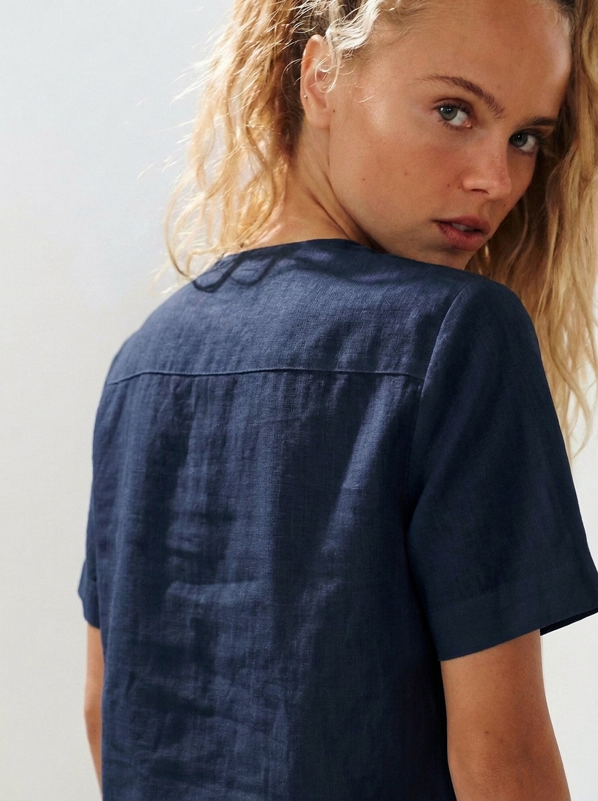 Blusa Laços Frontais Marinho — Estúdio Costas Close