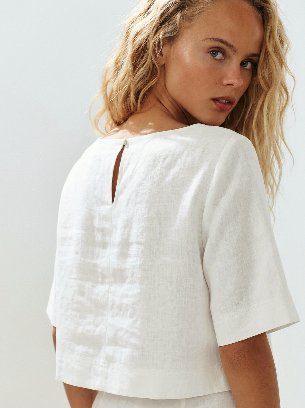 Blusa Mayra Branco — Estúdio Costas Close