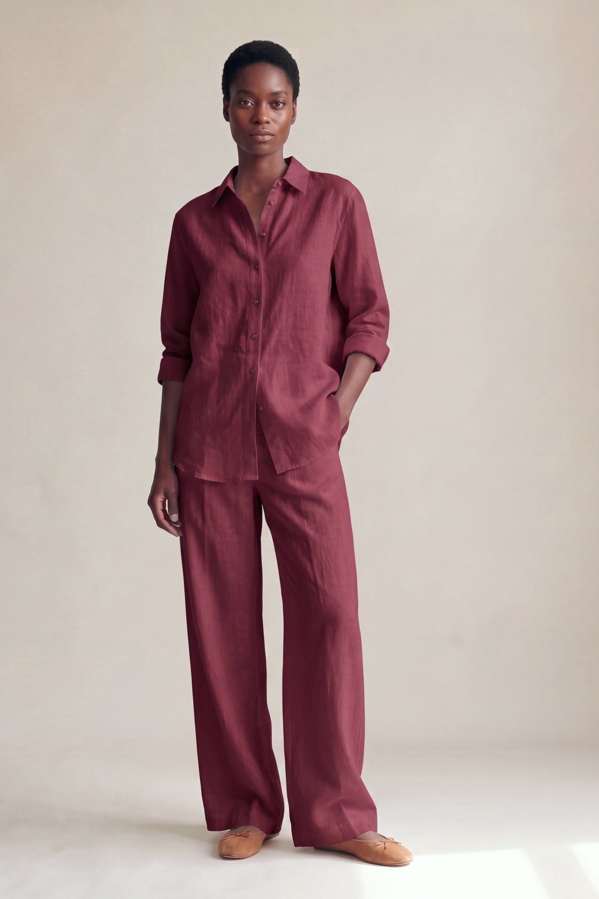 Conjunto Camisa Edi e Calça Camila Linho Puro · 2 peças Marsala — Frente #Cor_Marsala