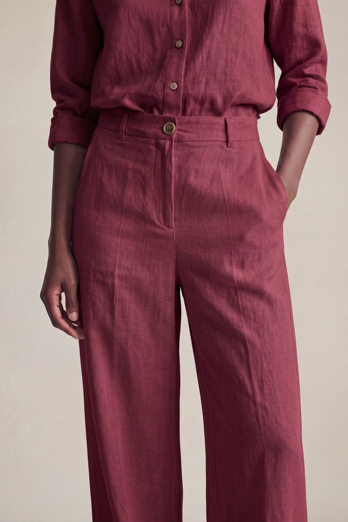 Conjunto Camisa Edi e Calça Camila Linho Puro · 2 peças Marsala — Detalhe #Cor_Marsala