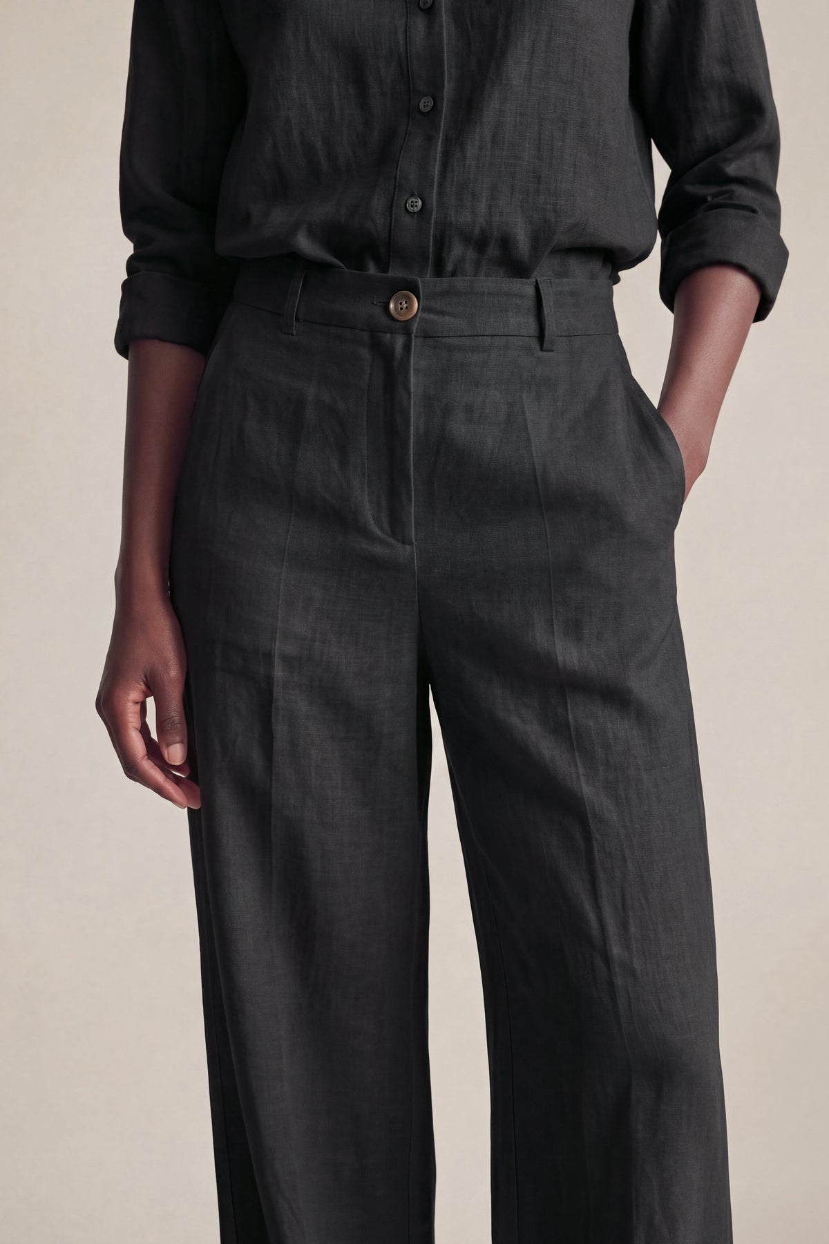 Conjunto Camisa Edi e Calça Camila Linho Puro · 2 peças Preto — Detalhe #Cor_Preto