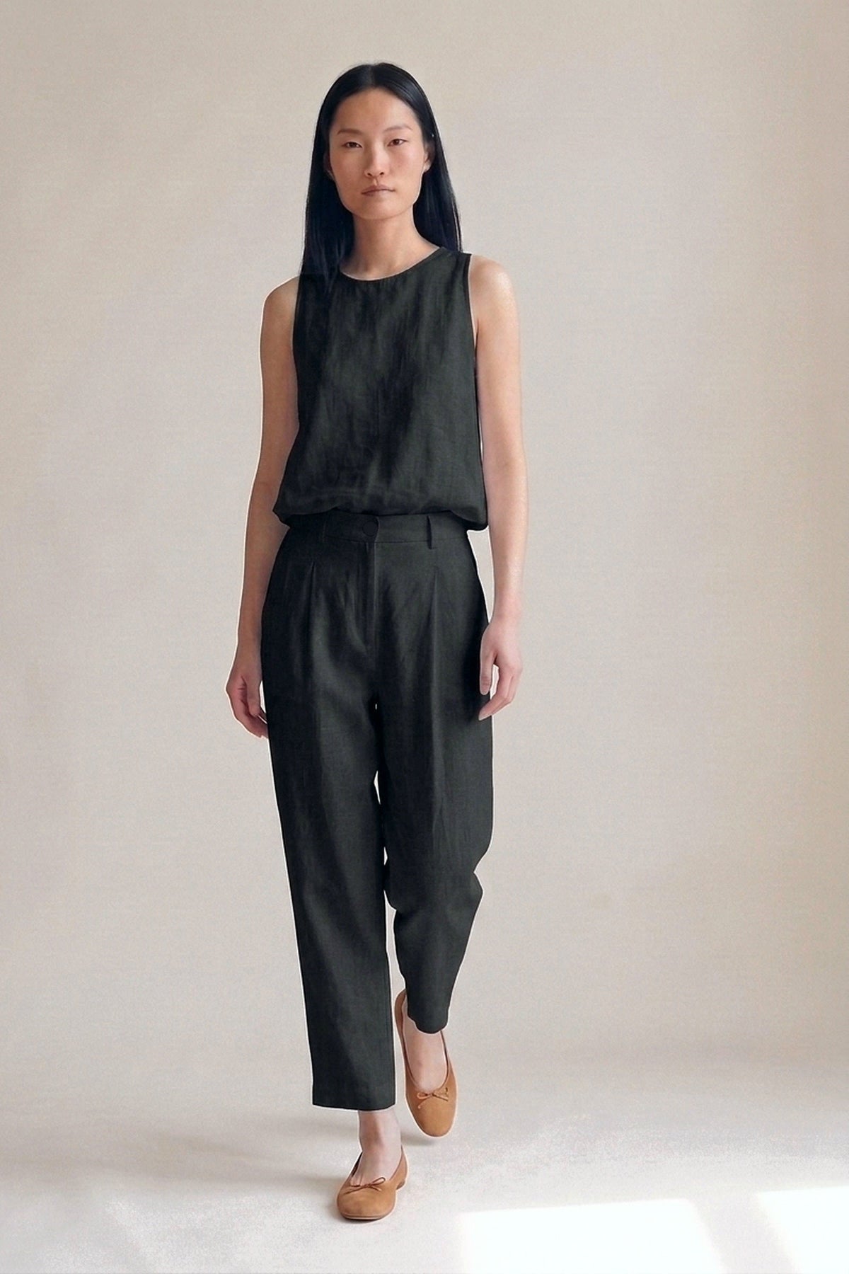 Calça Íris Linho Puro Preto — Andando