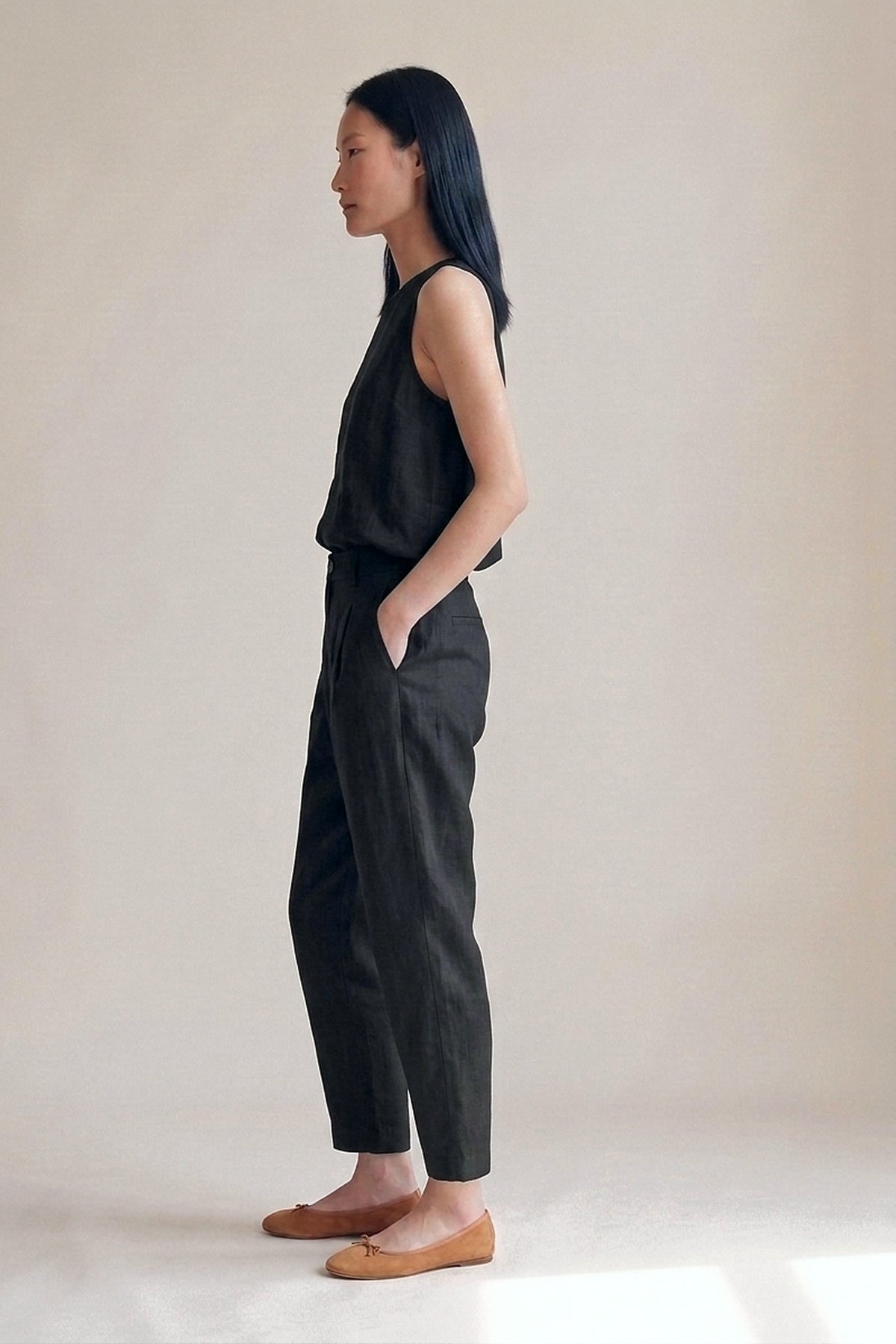 Calça Íris Linho Puro Preto — Perfil