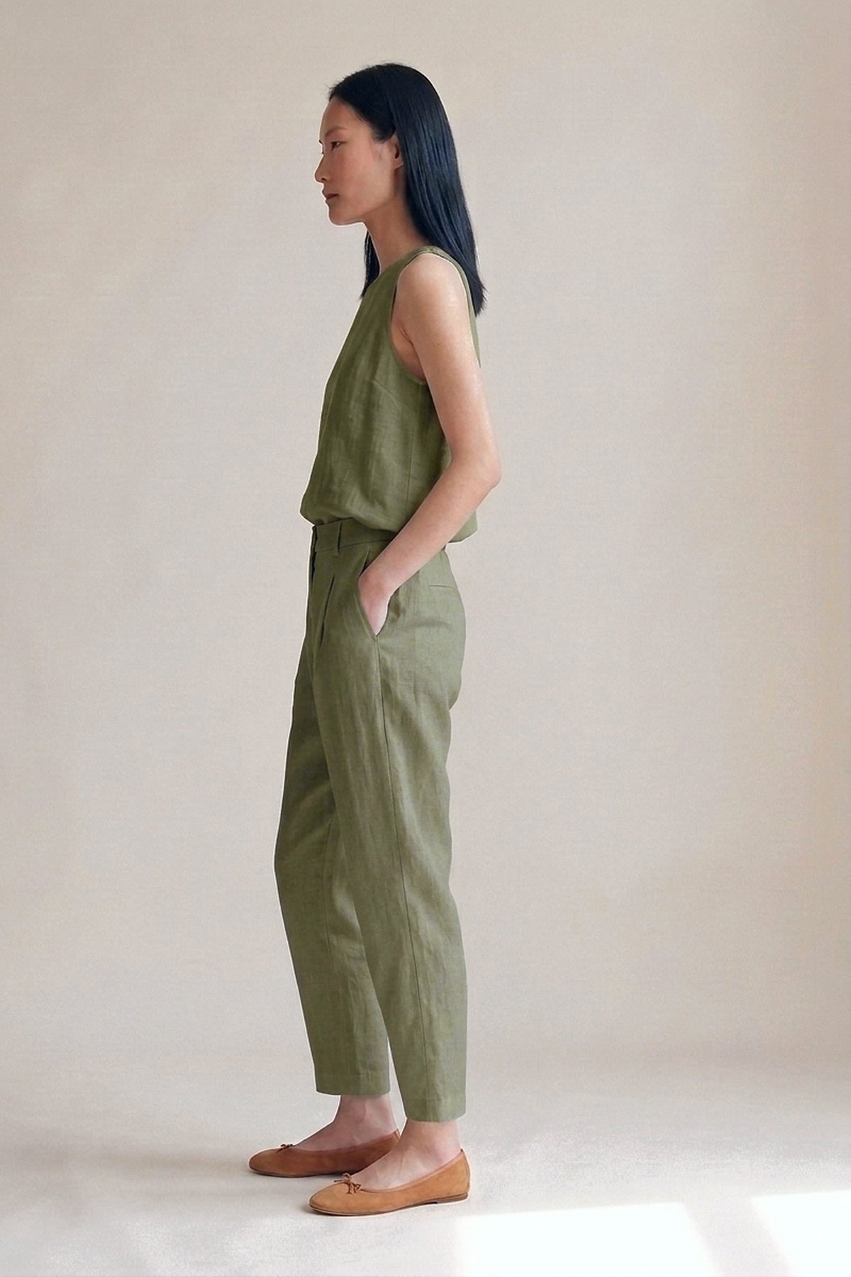 Calça Íris Linho Puro Verde Militar — Perfil