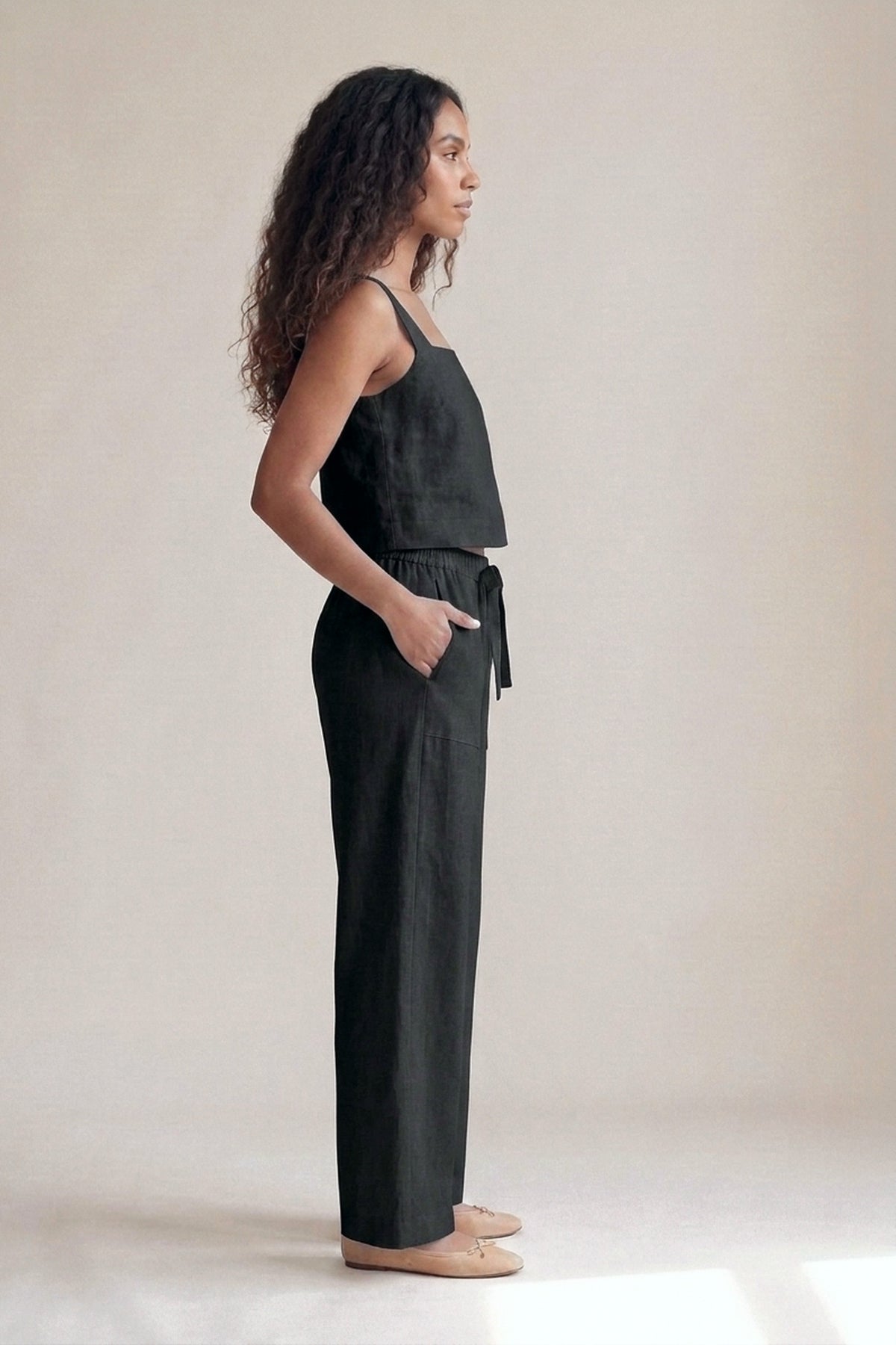 Calça Sandra Linho Puro Preto — Perfil