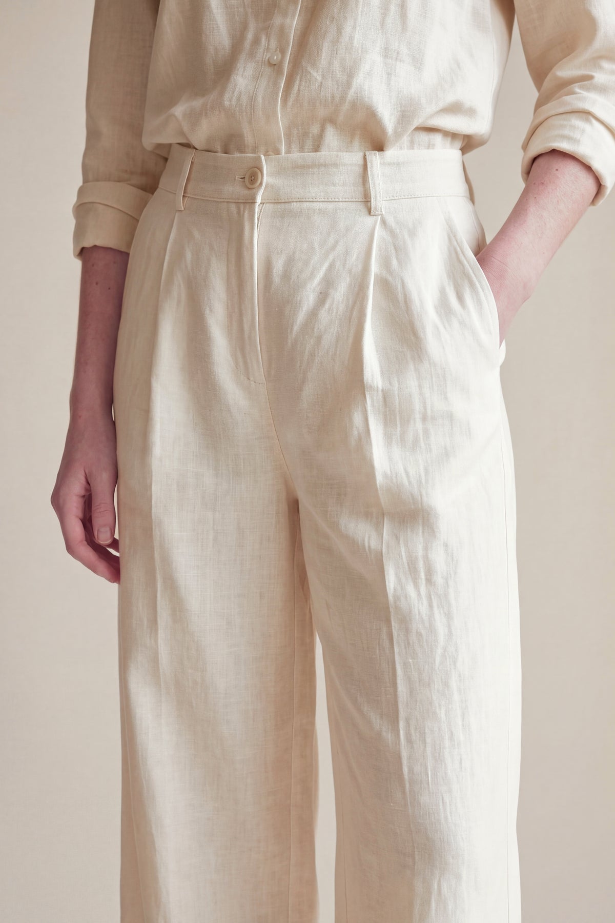 Calça Vera Linho Puro Cru — Detalhe
