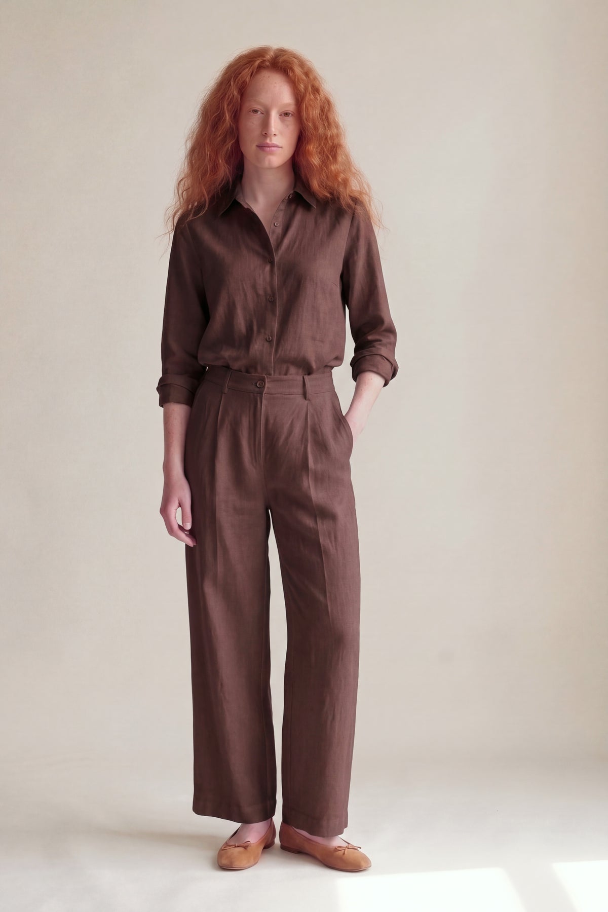 Calça Vera Linho Puro Chocolate — Frente