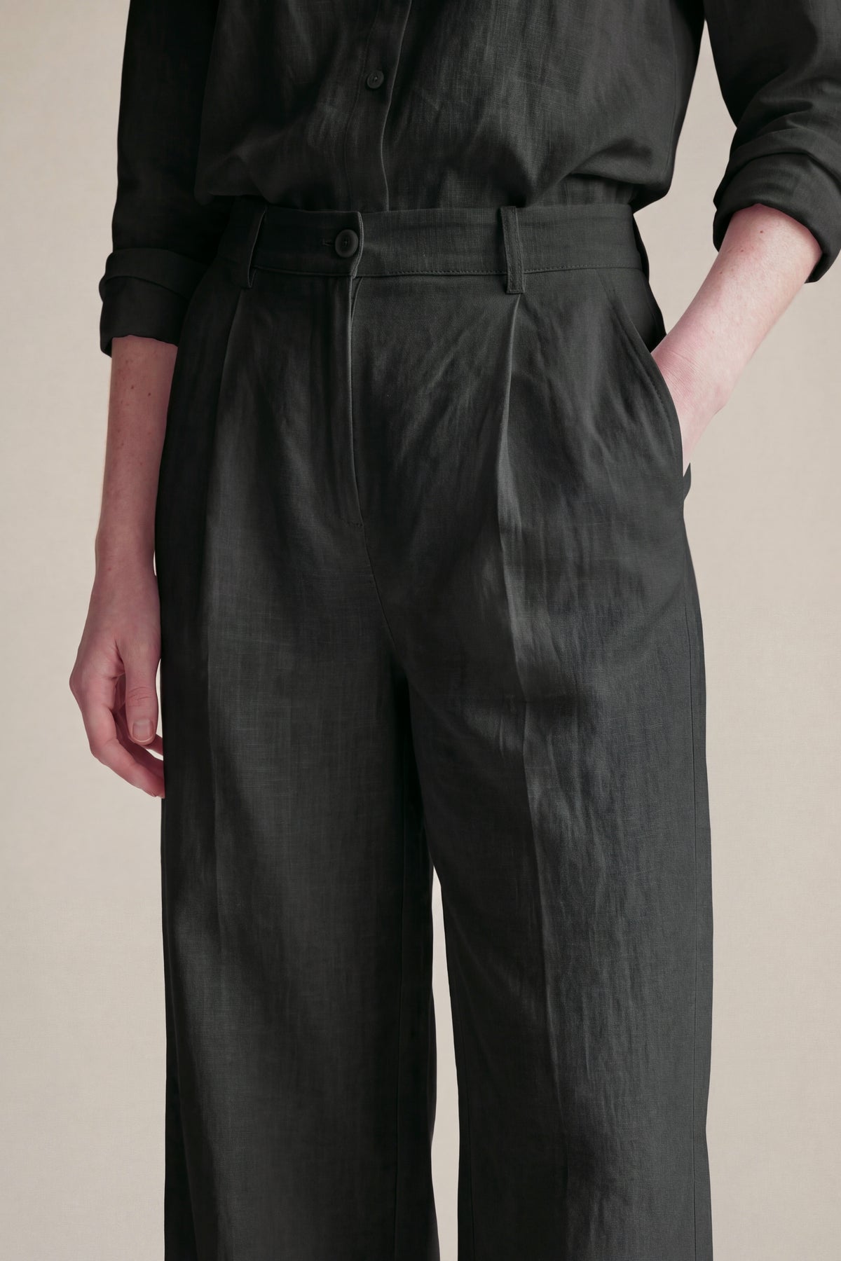 Calça Vera Linho Puro Preto — Detalhe
