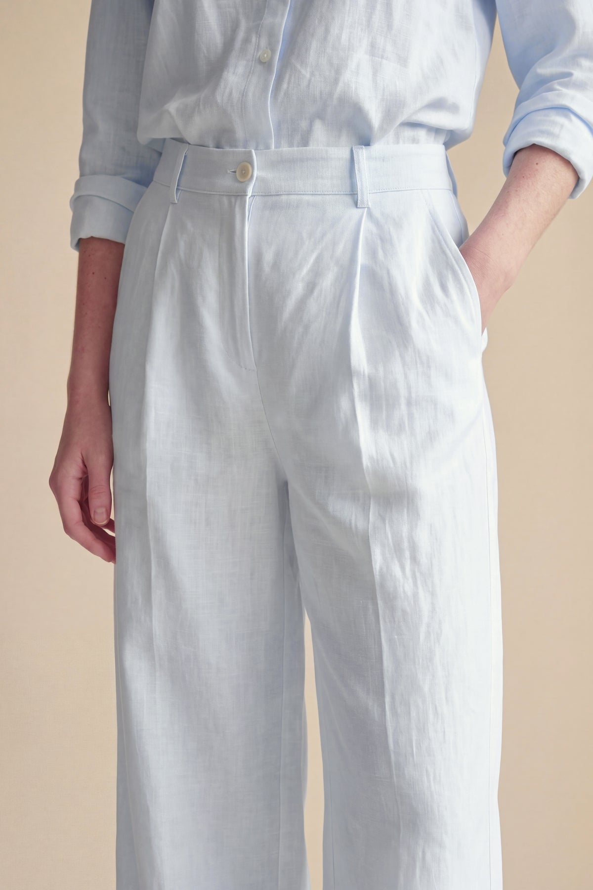 Calça Vera Linho Puro Azul Bebê — Detalhe