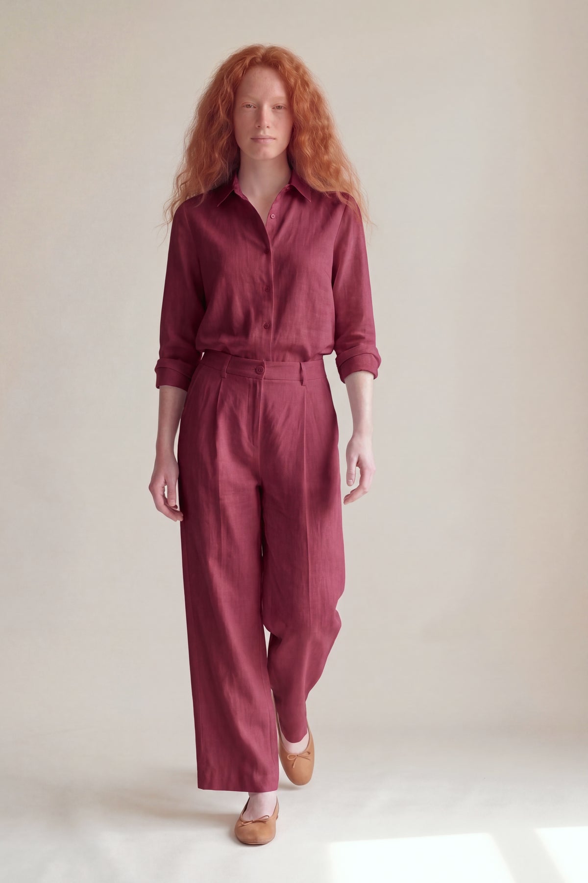 Calça Vera Linho Puro Marsala — Andando