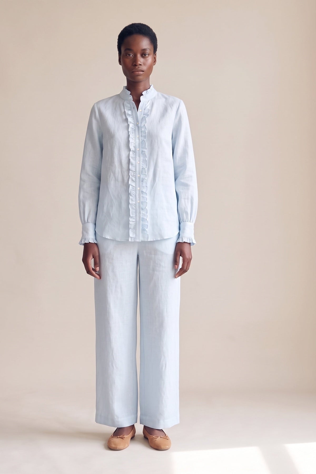 Camisa Ângela Linho Puro Azul Bebê — Frente