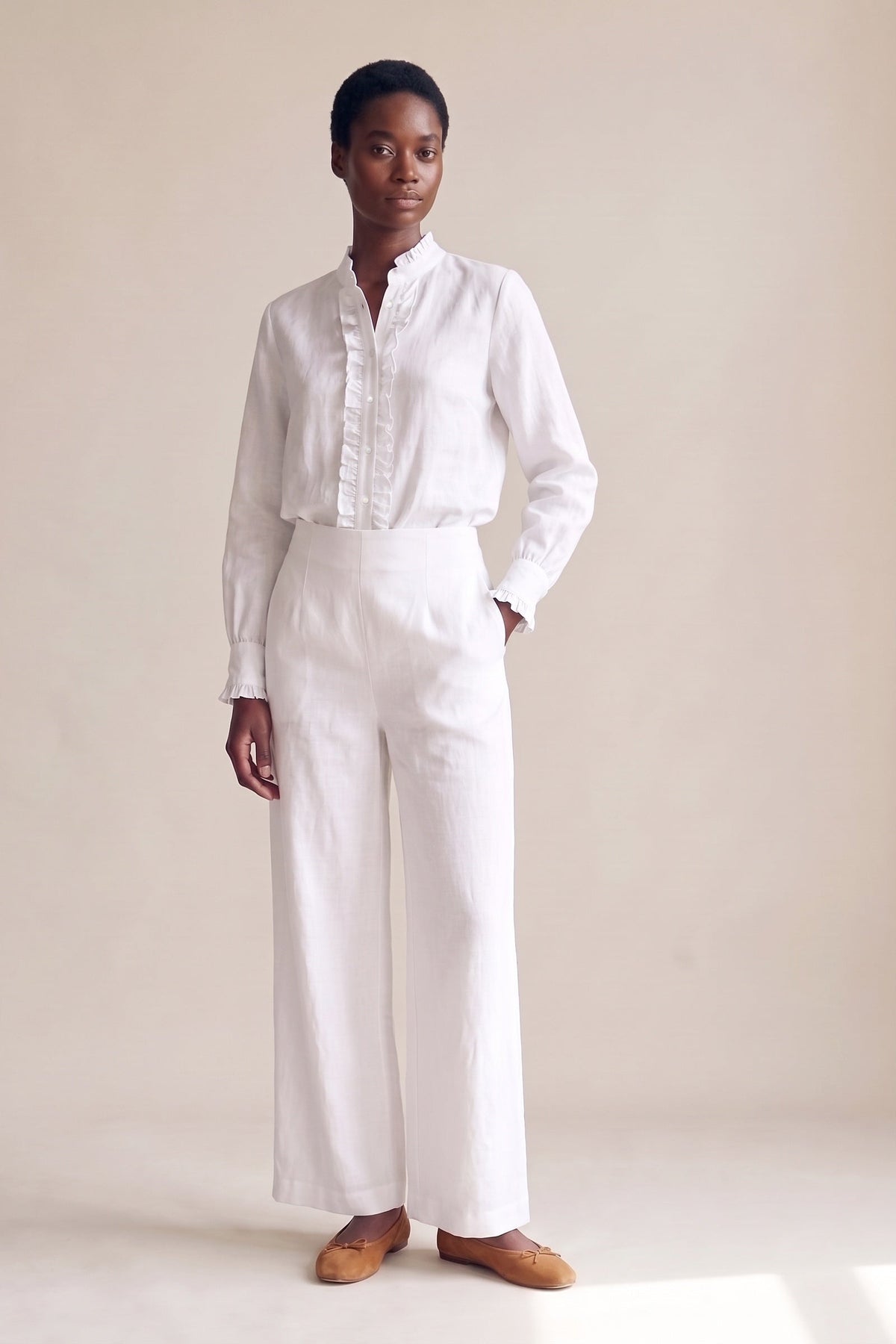 Camisa Ângela Linho Puro Branco — Corpo inteiro