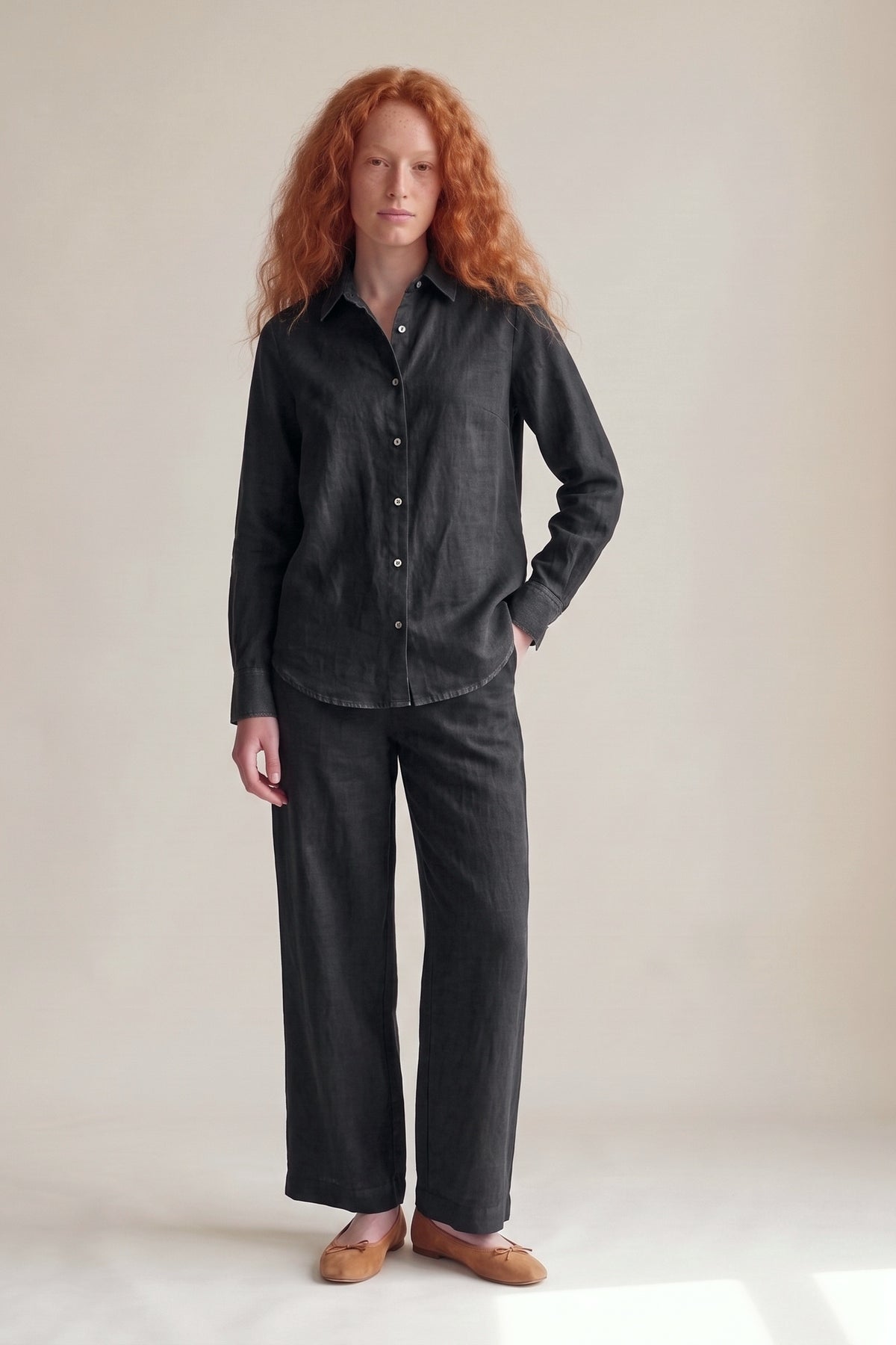 Camisa Edi Linho Puro Preto — Frente