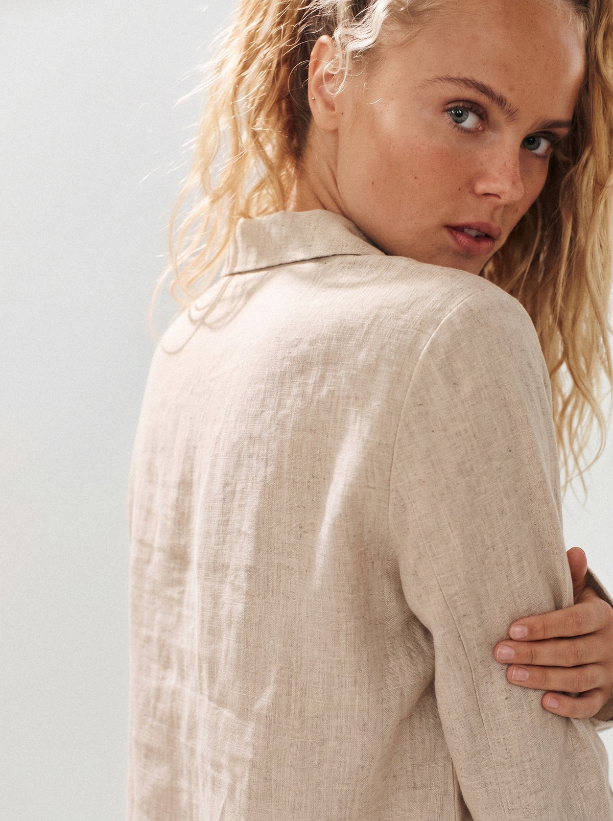 Camisa Paloma Linho Puro Cru — Estúdio Costas Close