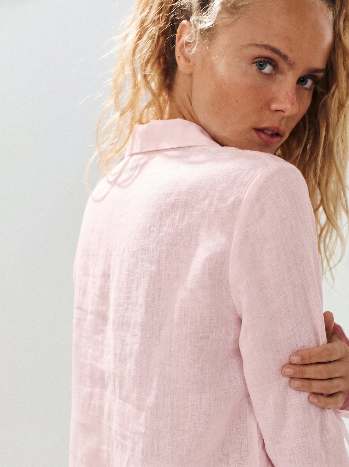 Camisa Paloma Linho Puro Rosa Bebê — Estúdio Costas Close