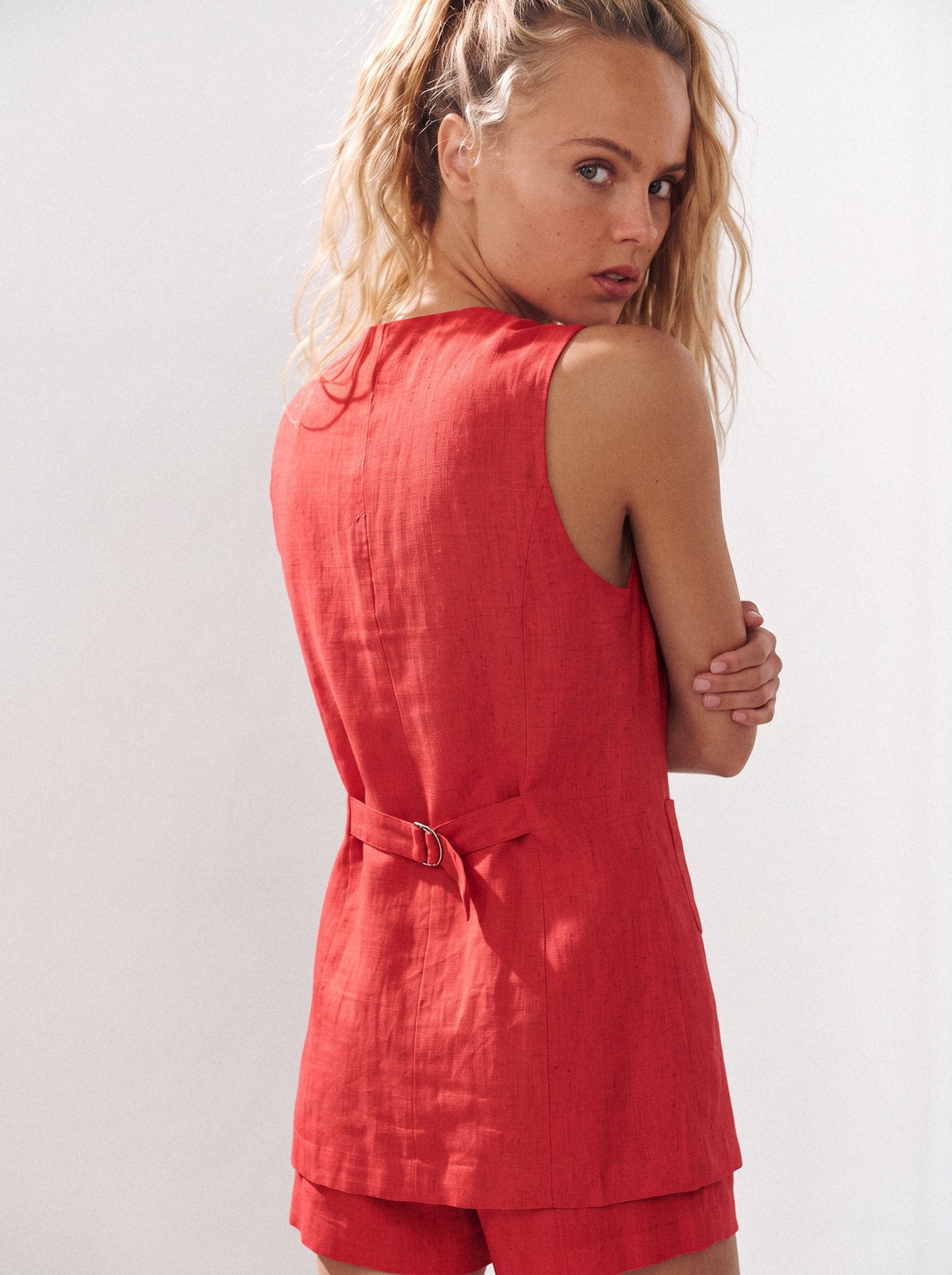 Colete Dora 7 Botões Vermelho — Estúdio Close