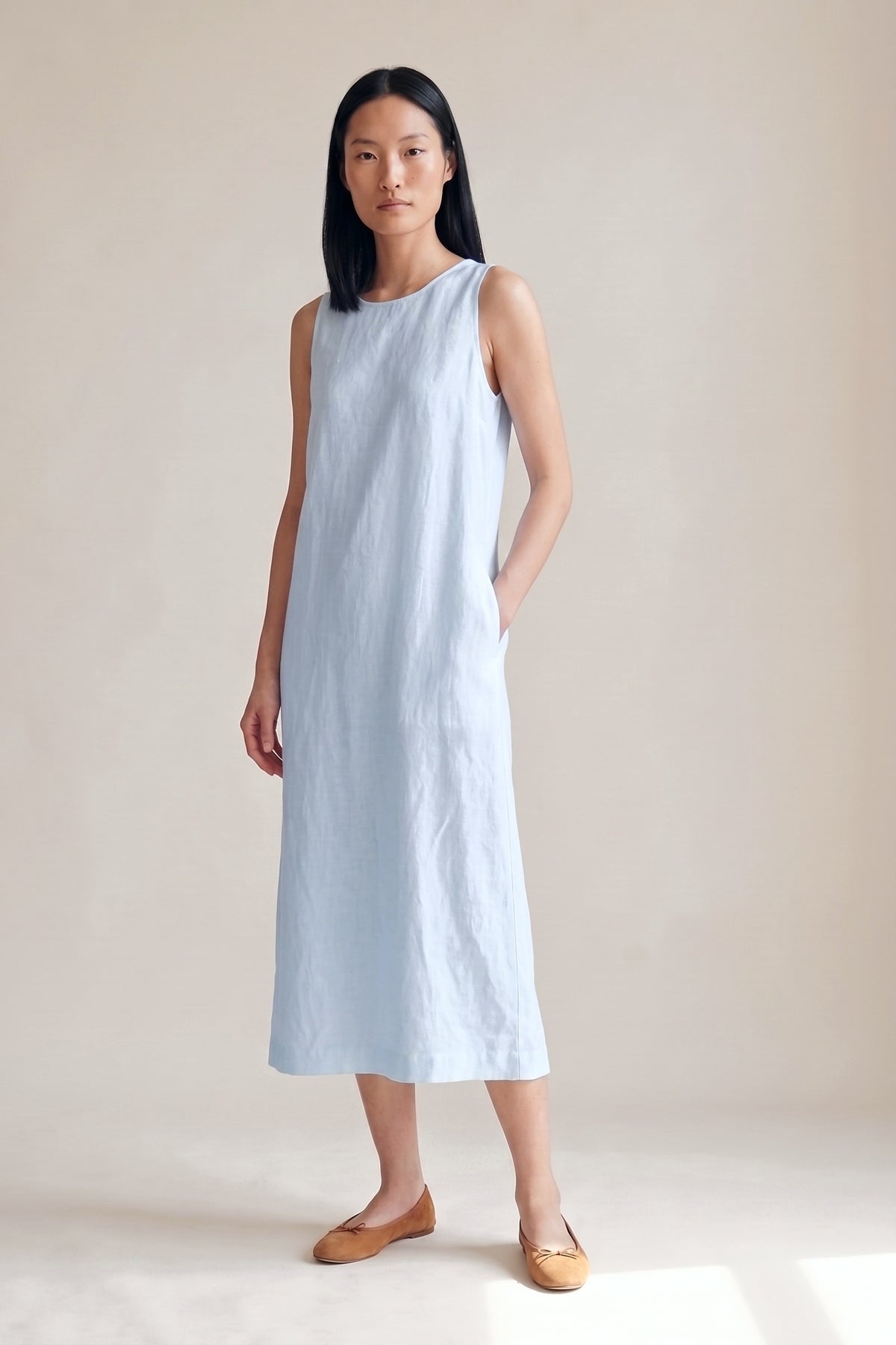 Vestido Alice Midi Linho Puro Azul Bebê — Frente