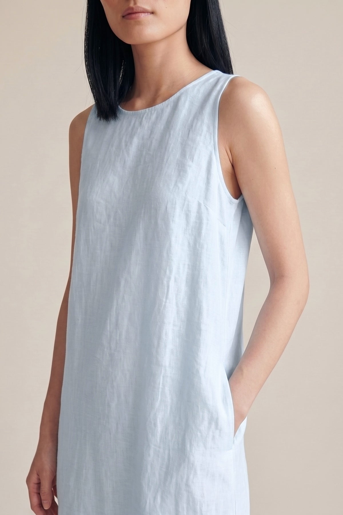 Vestido Alice Midi Linho Puro Azul Bebê — Detalhe