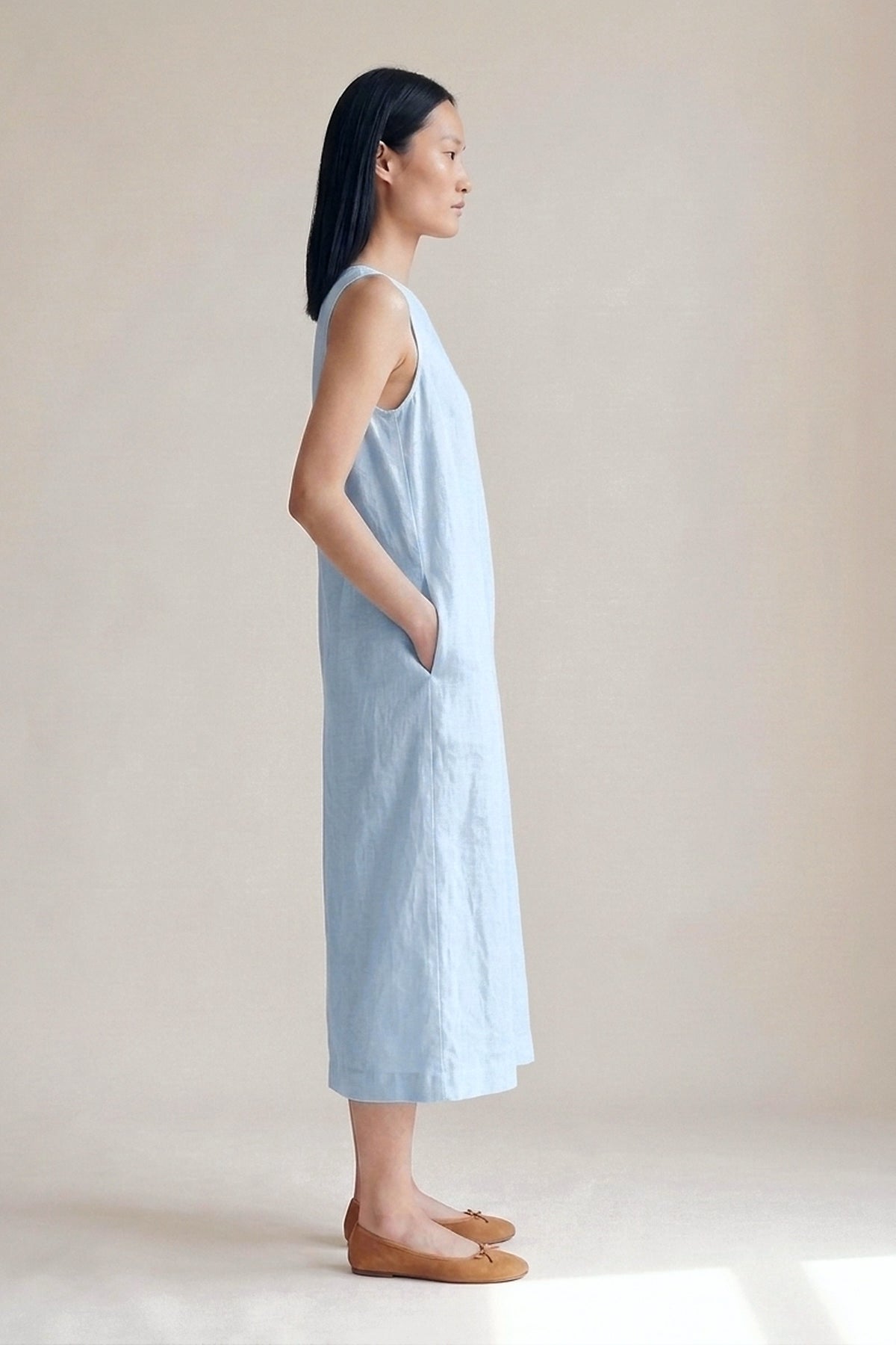 Vestido Alice Midi Linho Puro Azul Bebê — Perfil