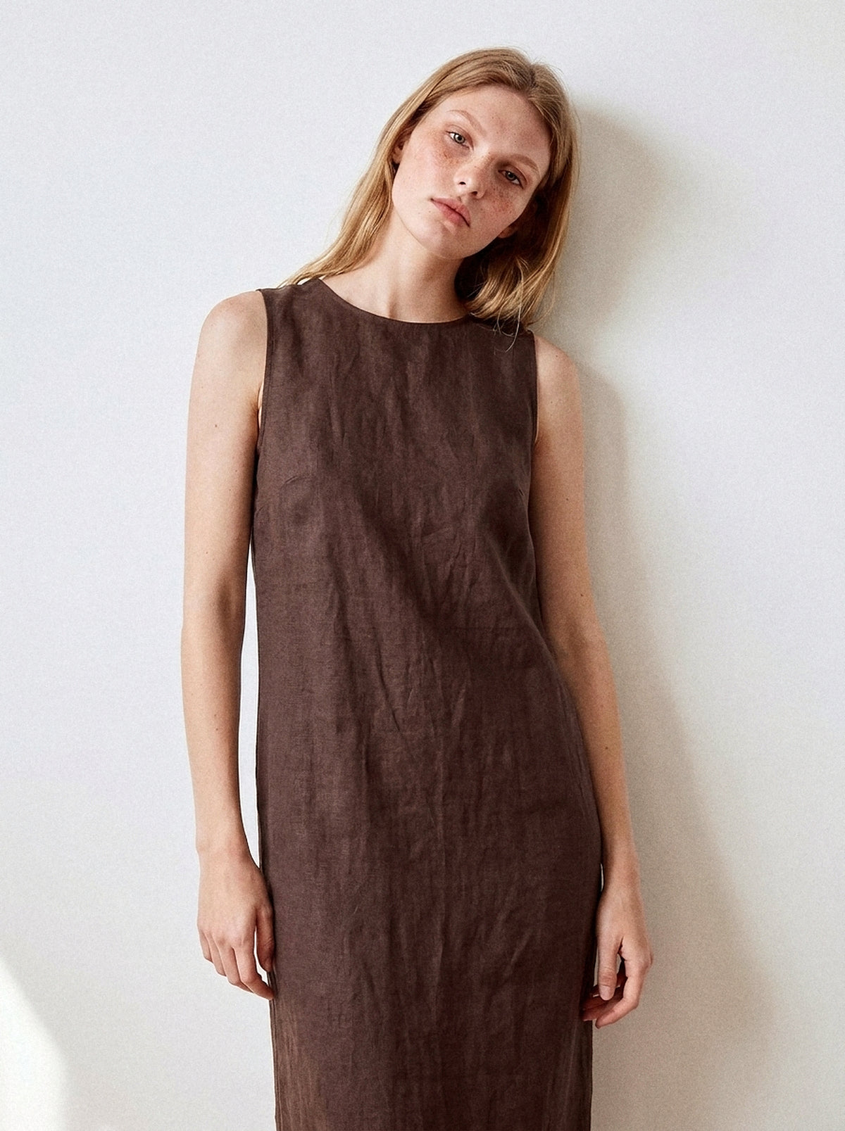 Vestido Alice Midi Linho Puro Chocolate — Estúdio Close