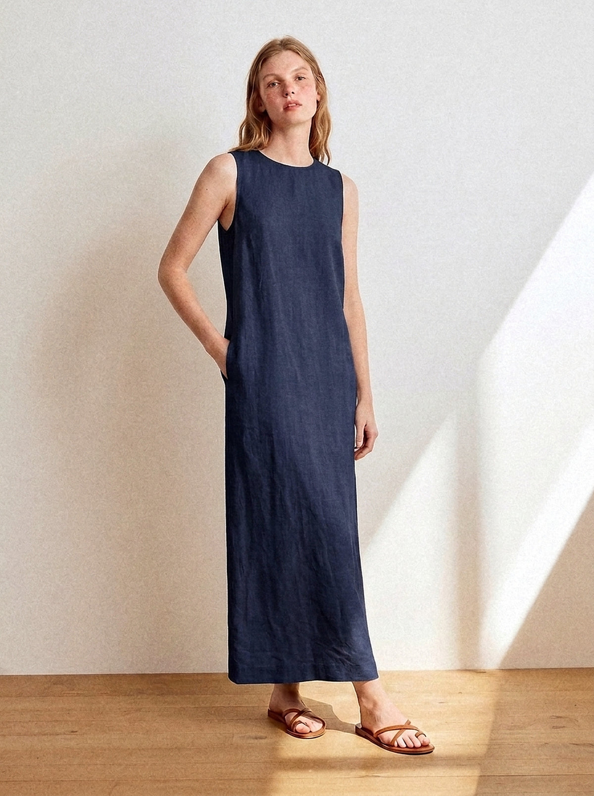 Vestido Alice Midi Linho Puro Marinho — Estúdio Frente