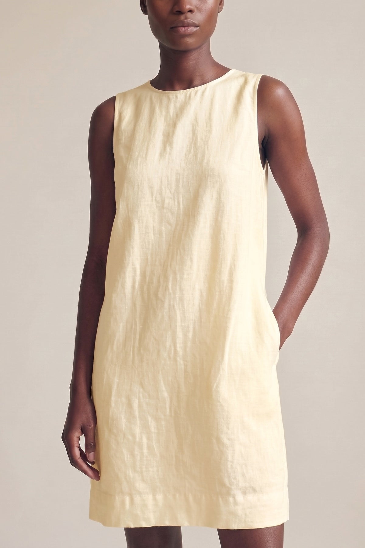 Vestido Alice Linho Puro Amarelo Bebê — Detalhe